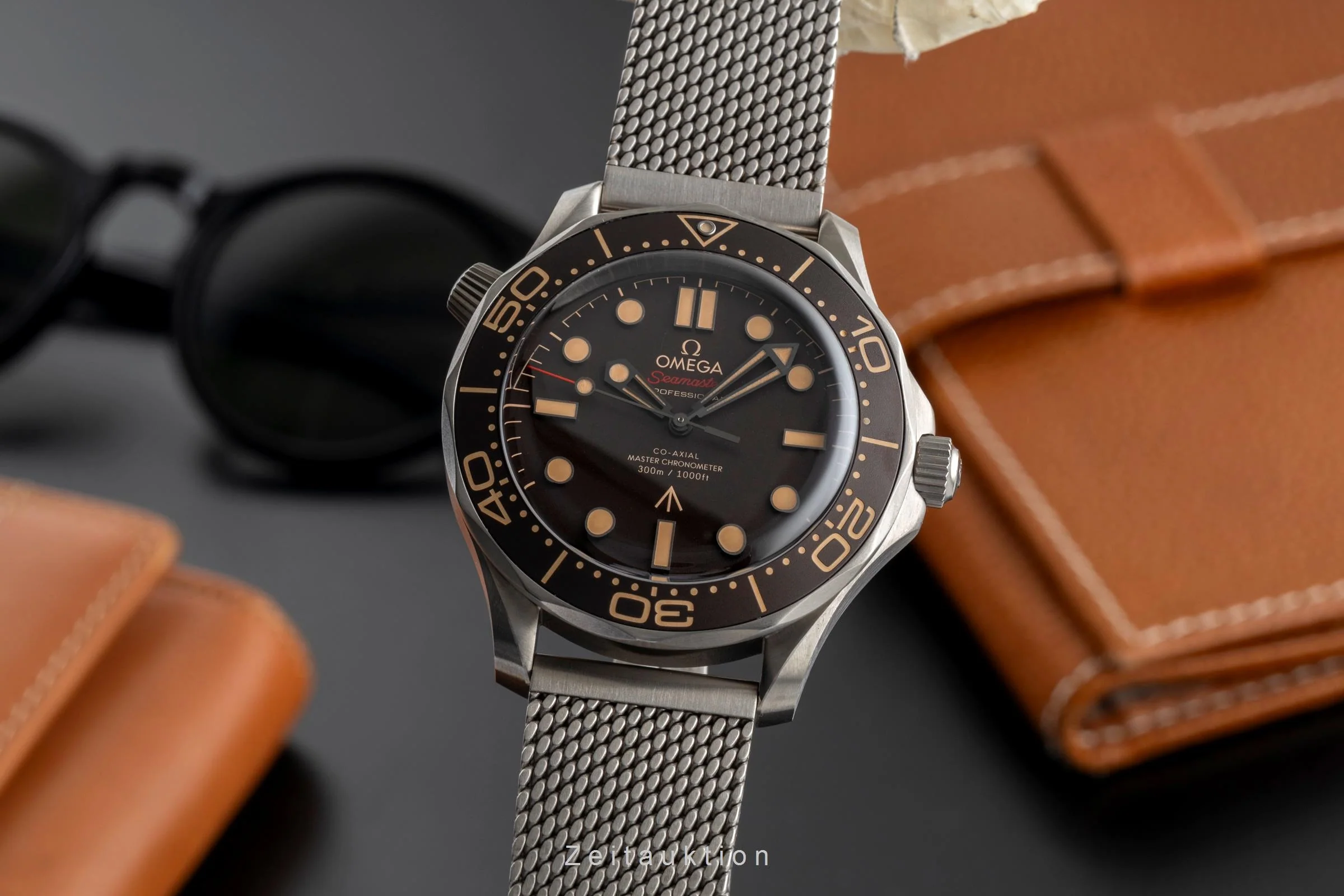 Omega Seamaster titanium automatic men's watch 210.90.42.20.01.001 LP: 10900EUR  [2504414] - Image 2