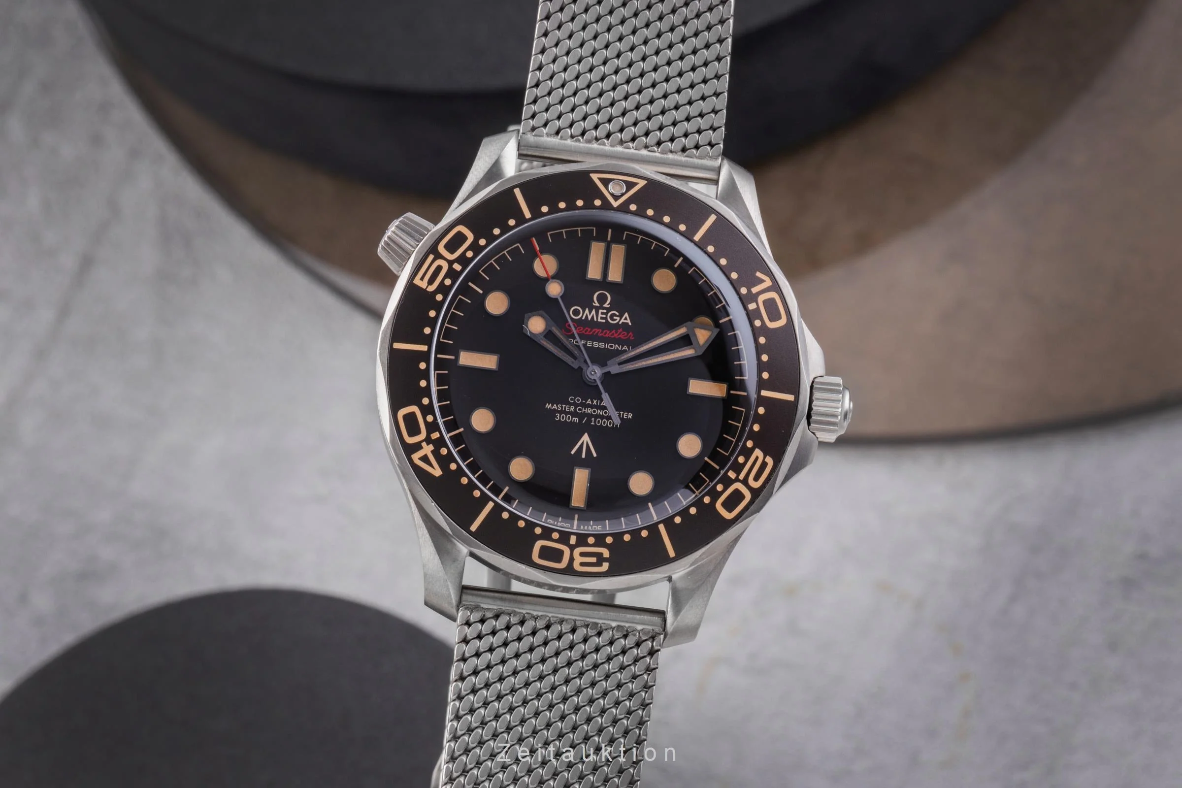 Omega Seamaster titanium automatic men's watch 210.90.42.20.01.001 LP: 10900EUR  [2505998] - Image 2
