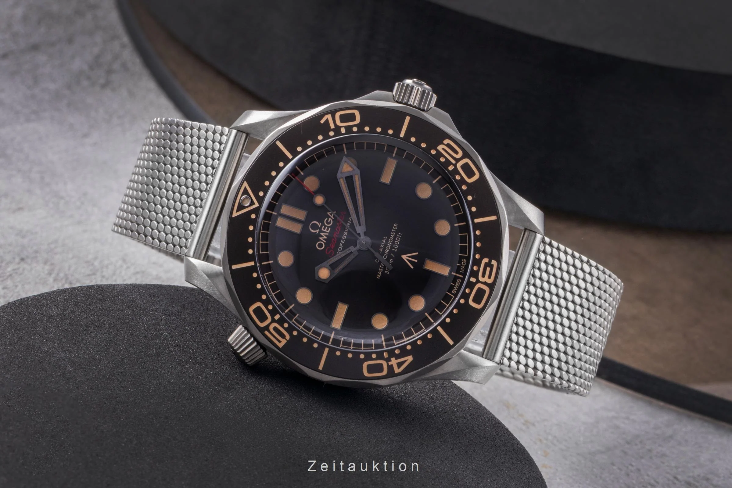 Omega Seamaster titanium automatic men's watch 210.90.42.20.01.001 LP: 10900EUR  [2505998] - Image 3