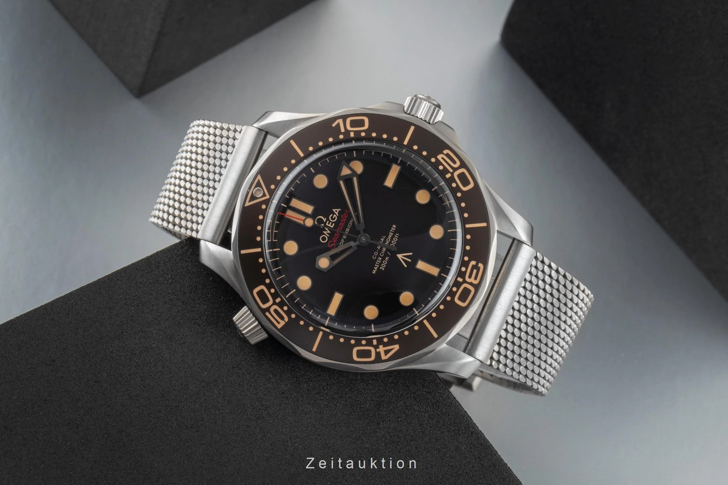 Omega Seamaster titanium automatic men's watch 210.90.42.20.01.001 LP: 10900EUR  [2600559] - Image 3