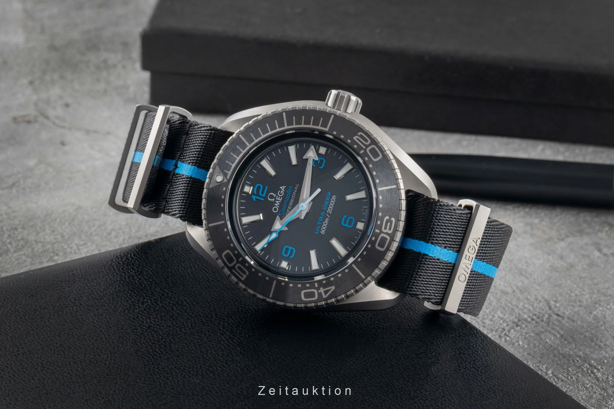 Omega Seamaster titanium automatic men's watch 215.92.46.21.01.001 LP: 14800EUR  [2600535] - Image 3