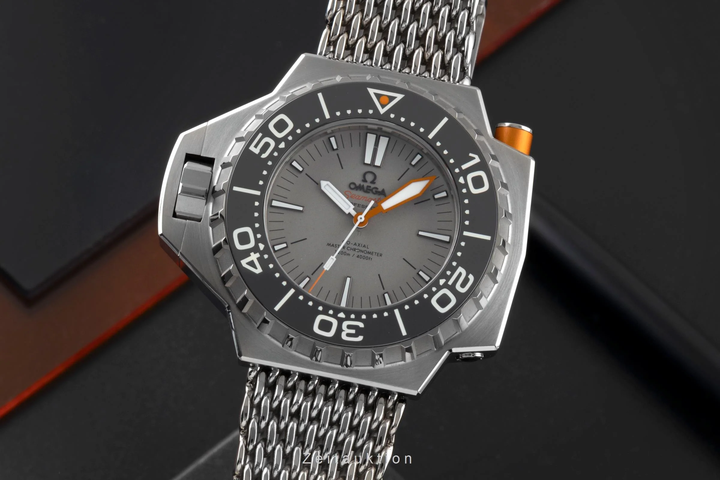 Omega Seamaster titanium automatic men's watch 227.90.55.21.99.001  [2600049] - Image 2