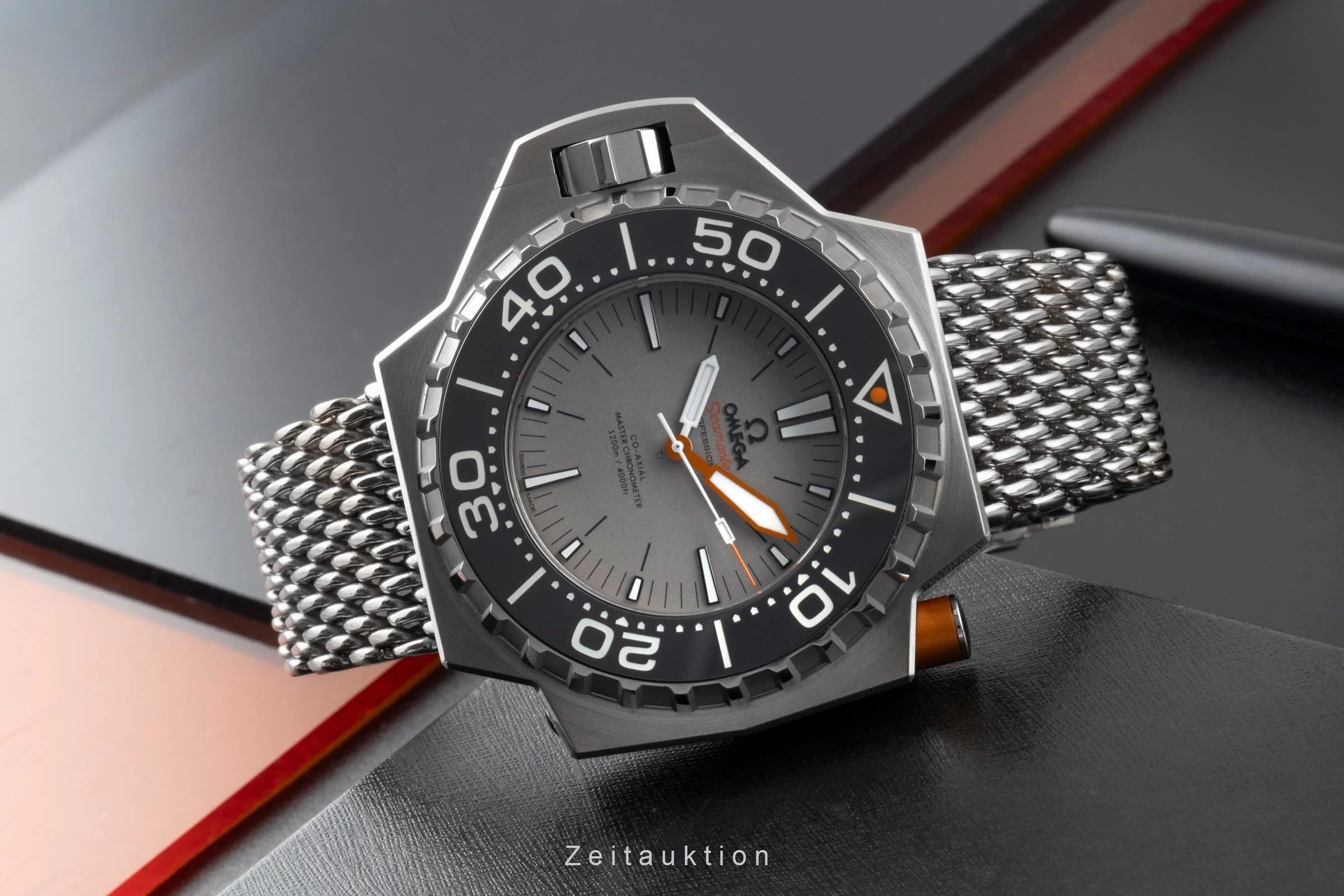 Omega Seamaster titanium automatic men's watch 227.90.55.21.99.001  [2600049] - Image 3