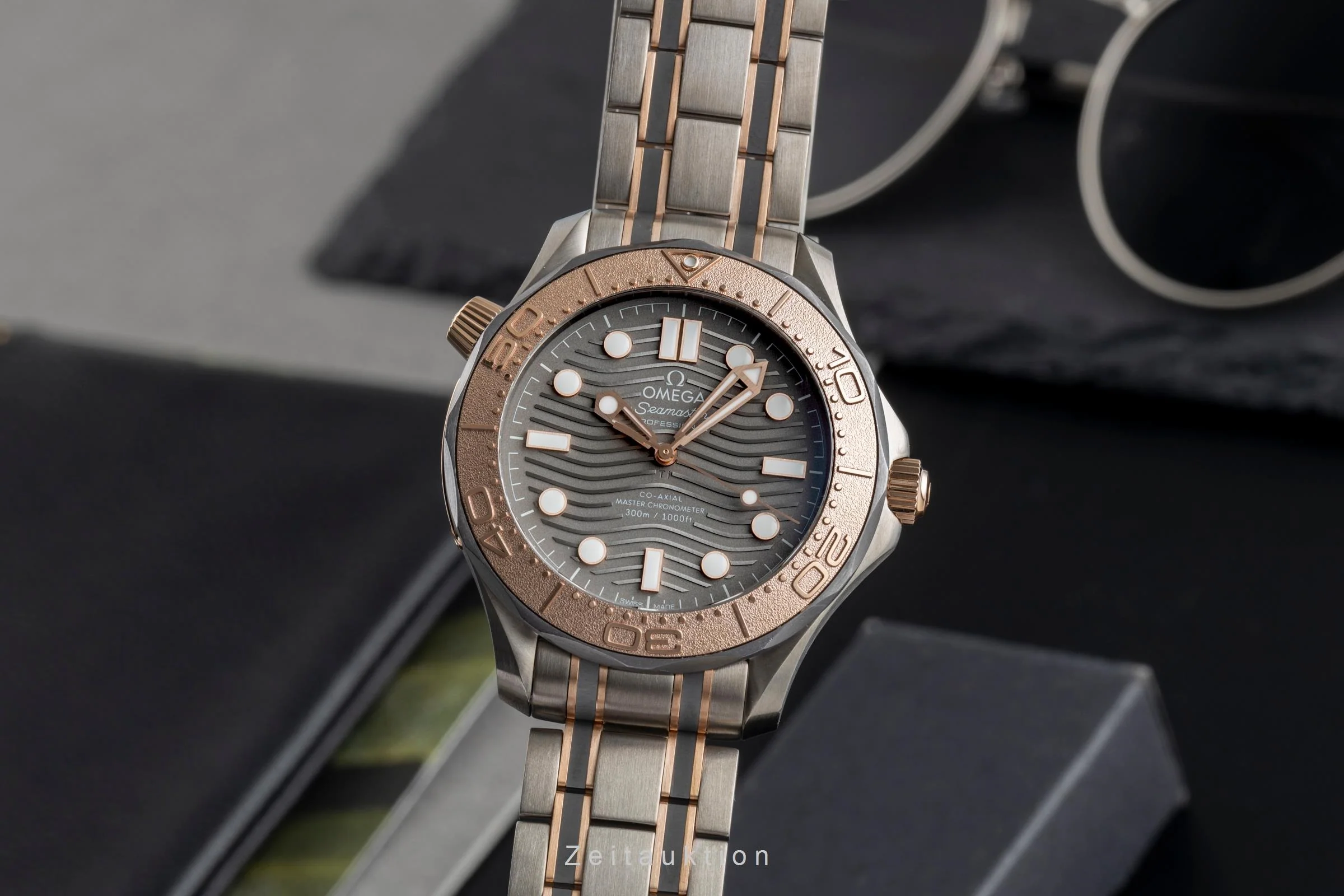 Omega Seamaster titanium / gold automatic men's watch 210.60.42.20.99.001 LP: 16200EUR Limited  [2503224] - Image 2