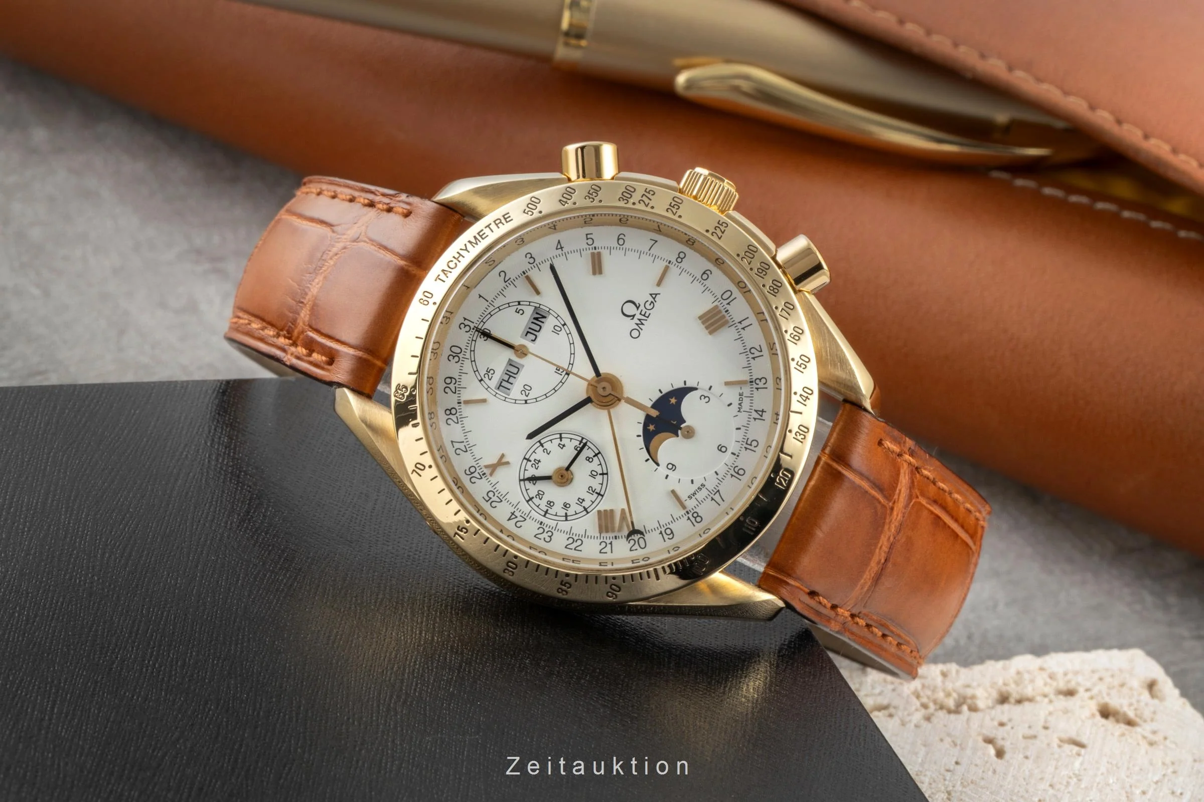 Omega Speedmaster chronograph 18 ct gold automatic men's watch 3131.20  [2506737] - Image 3
