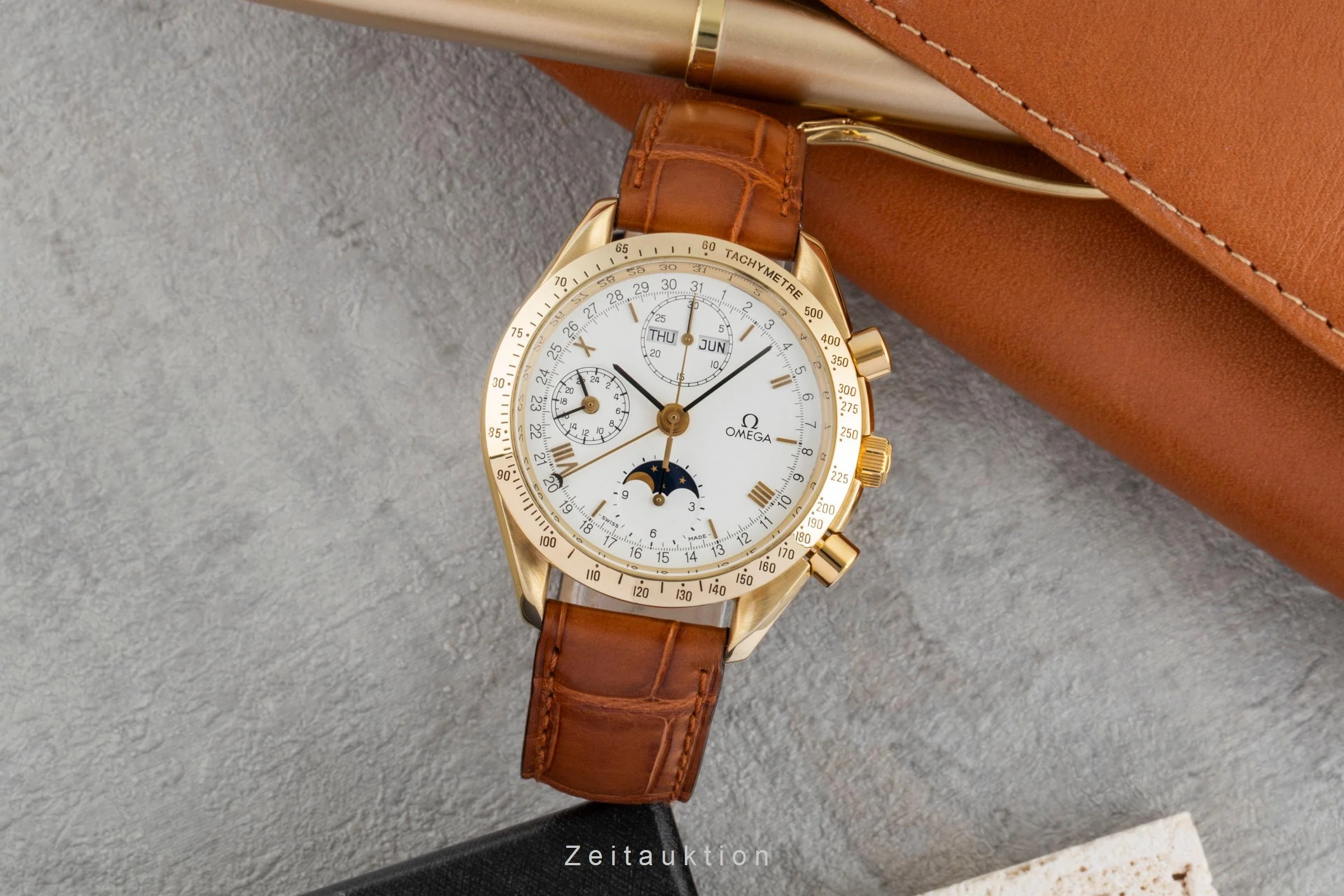 Omega Speedmaster chronograph 18 ct gold automatic men's watch 3131.20  [2506737] - Image 4