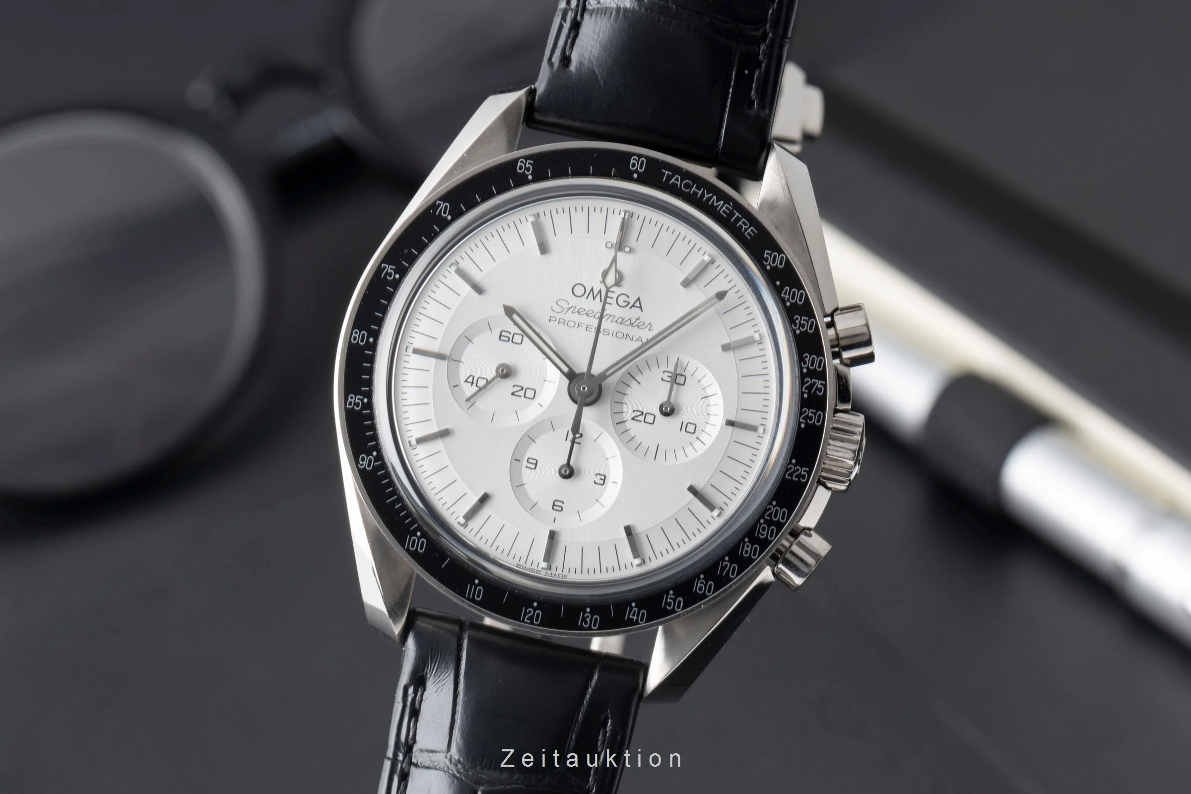 Omega Speedmaster chronograph 18 ct white gold manual winding men's watch 310.63.42.50.02.001 LP: 43000EUR  [2600975] - Image 2