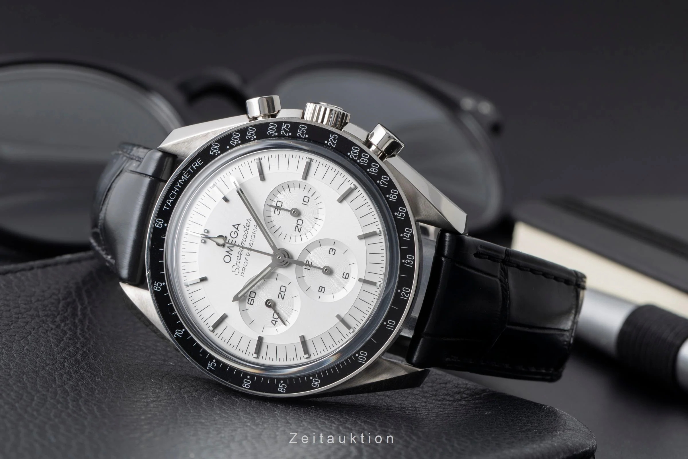 Omega Speedmaster chronograph 18 ct white gold manual winding men's watch 310.63.42.50.02.001 LP: 43000EUR  [2600975] - Image 3