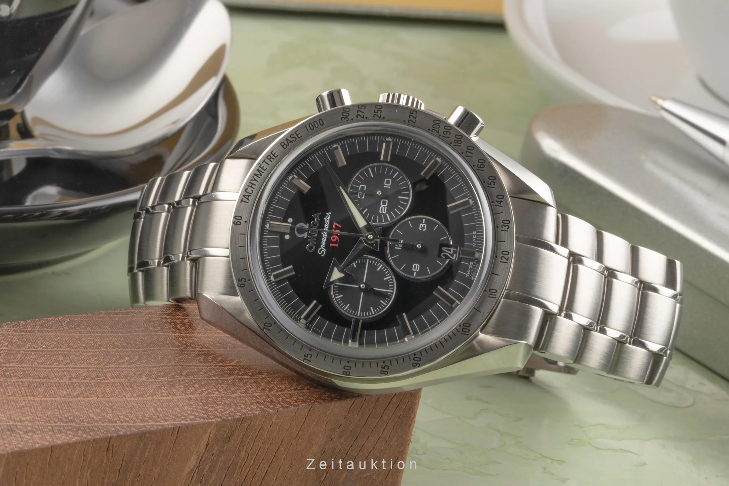 Omega Speedmaster chronograph steel automatic men's watch 321.10.42.50.01.001  [2400080] - Image 2