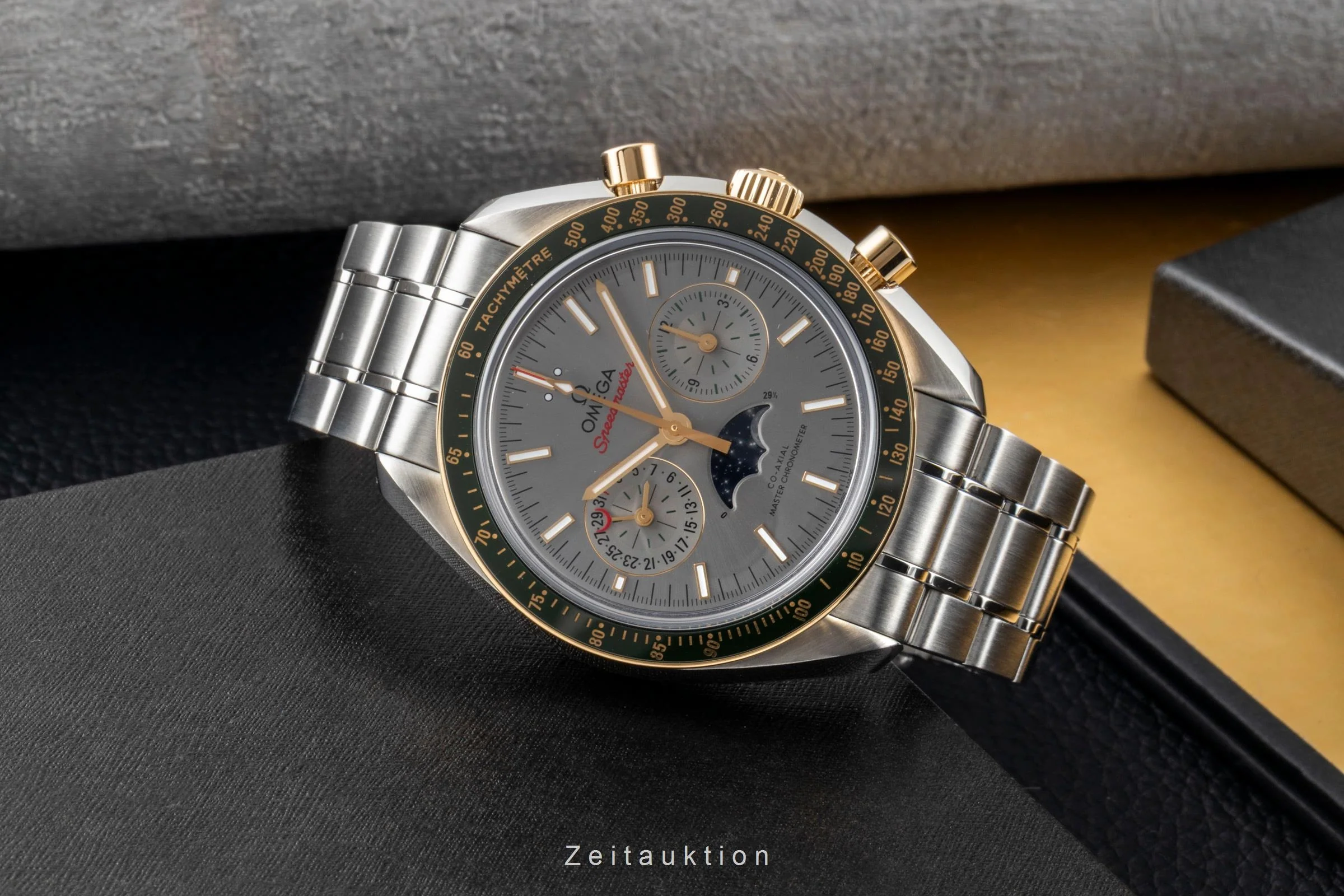 Omega Speedmaster chronograph steel / gold automatic men's watch 304.23.44.52.06.001 LP: 17000EUR  [2506728] - Image 3