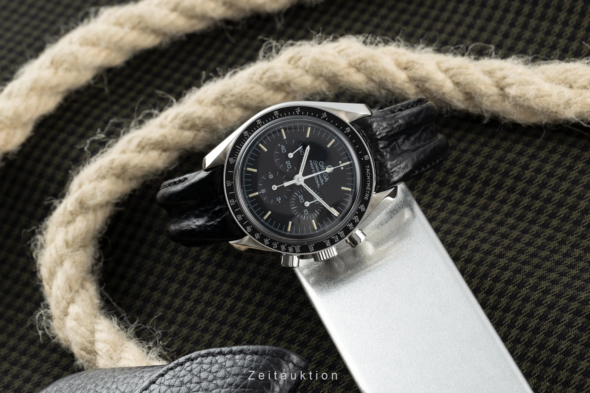 Omega Speedmaster chronograph steel manual winding men's watch 3872.50.01 LP: 5600EUR  [2101607] - Image 2