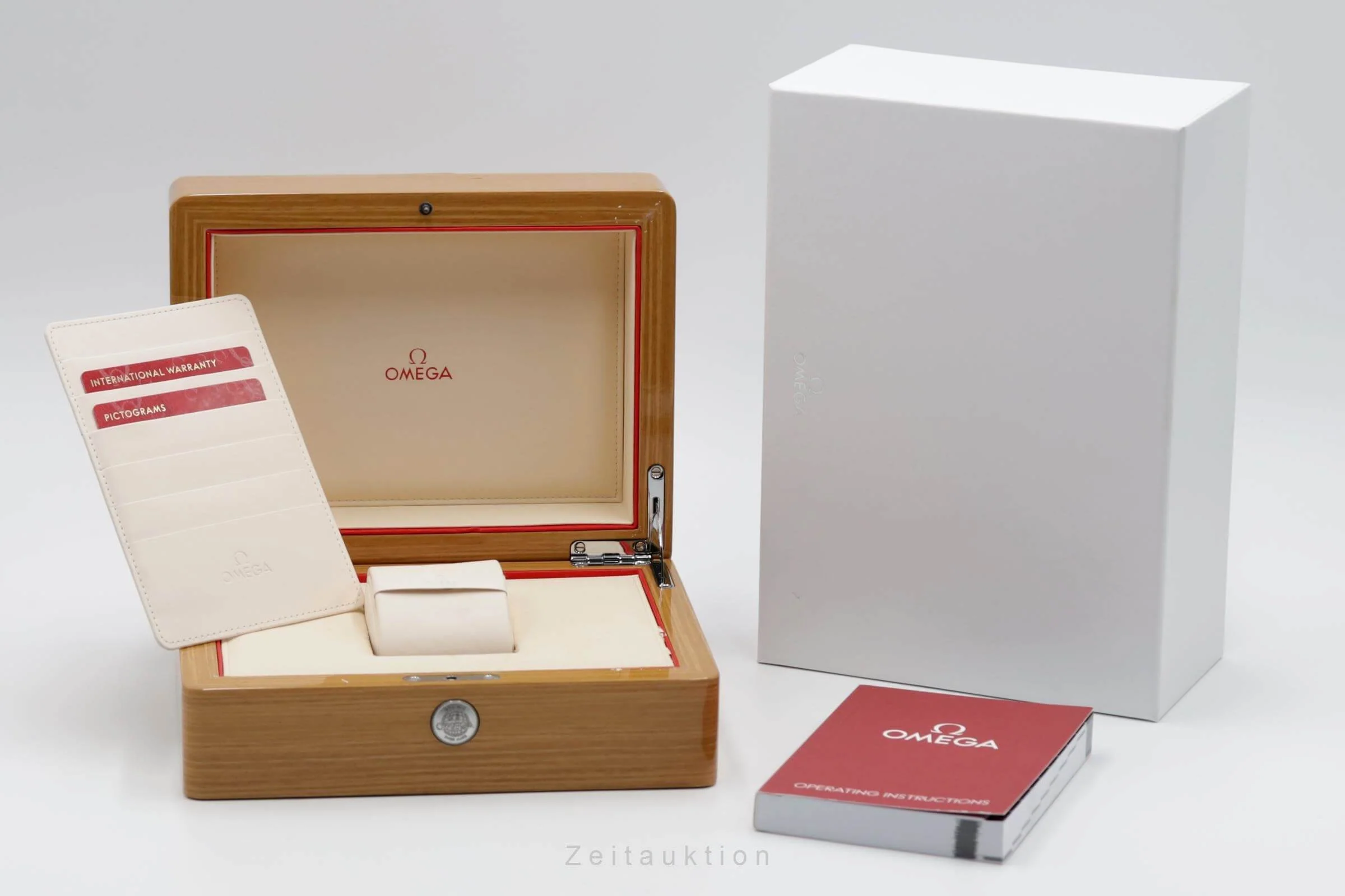 Omega Speedmaster chronograph titanium automatic men's watch 311.90.44.51.03.001  [2500662] - Image 9