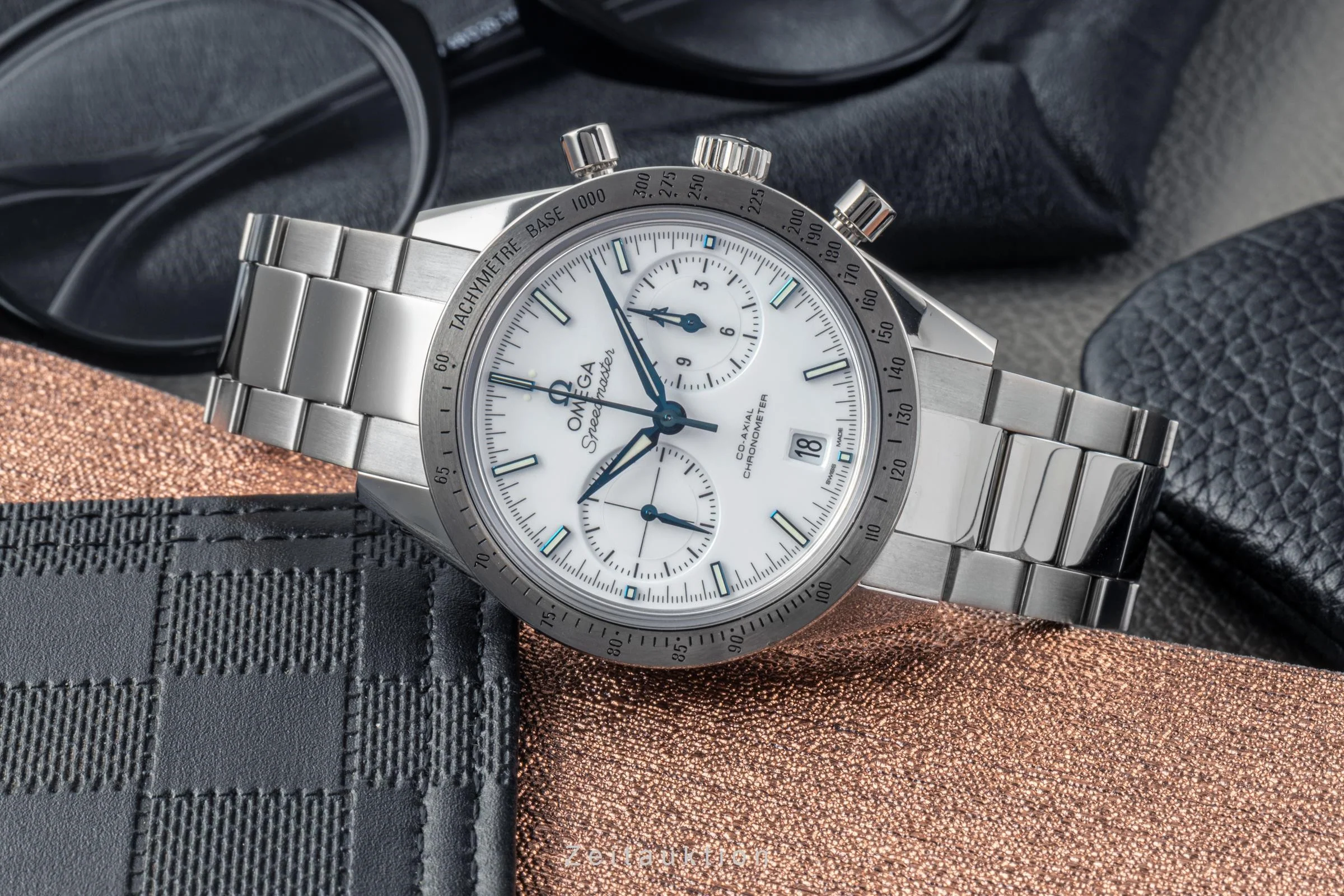 Omega Speedmaster chronograph titanium automatic men's watch 331.90.42.51.04.001  [2304824] - Image 2