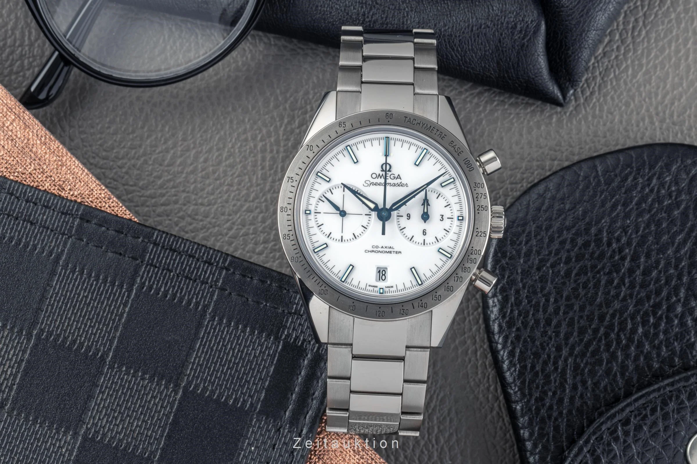 Omega Speedmaster chronograph titanium automatic men's watch 331.90.42.51.04.001  [2304824] - Image 3