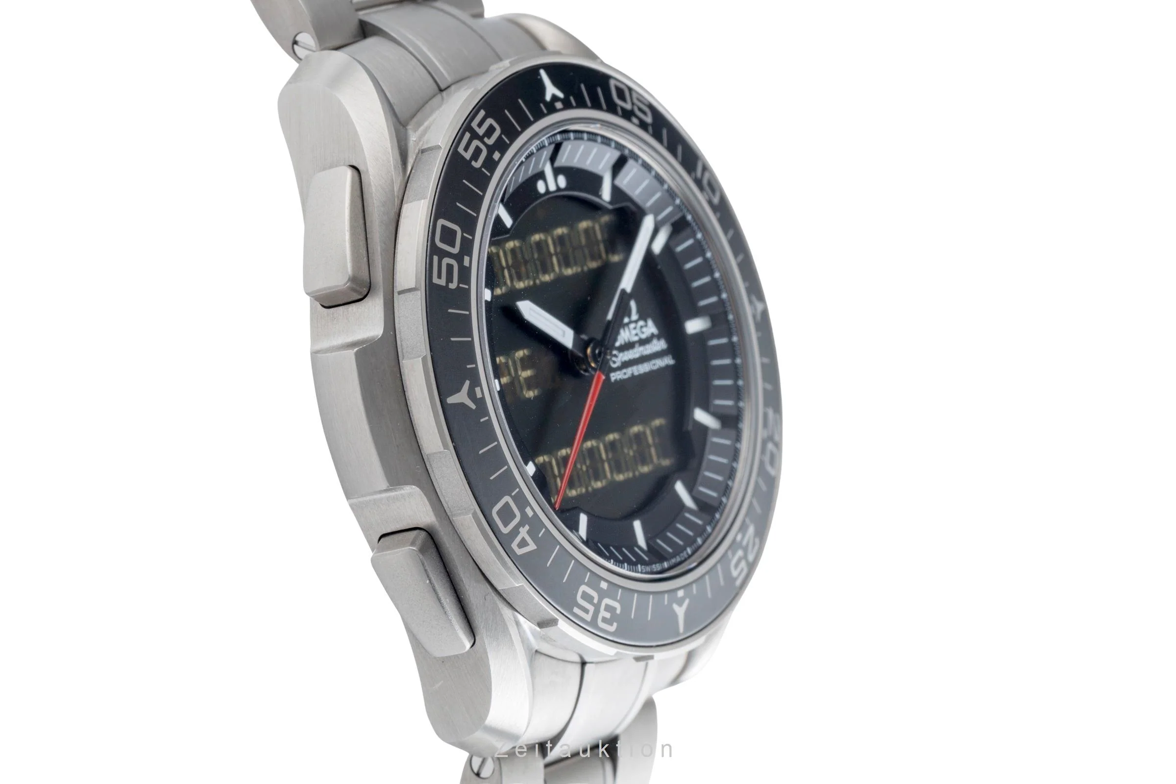 Omega Speedmaster chronograph titanium quartz men's watch 318.90.45.79.01.001  [2505301] - Image 8