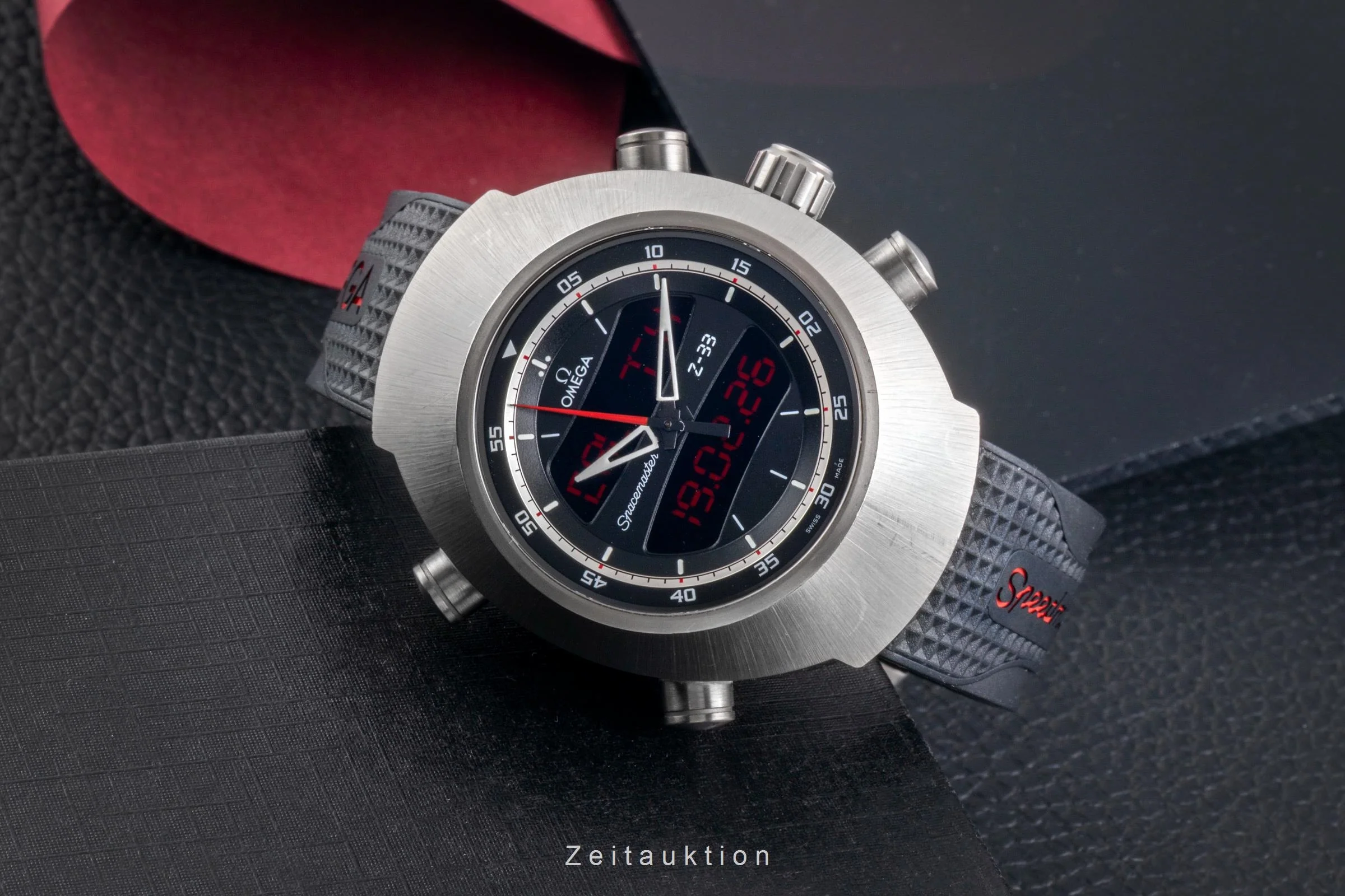 Omega Speedmaster chronograph titanium quartz men's watch 325.92.43.79.01.001  [2600623] - Image 3