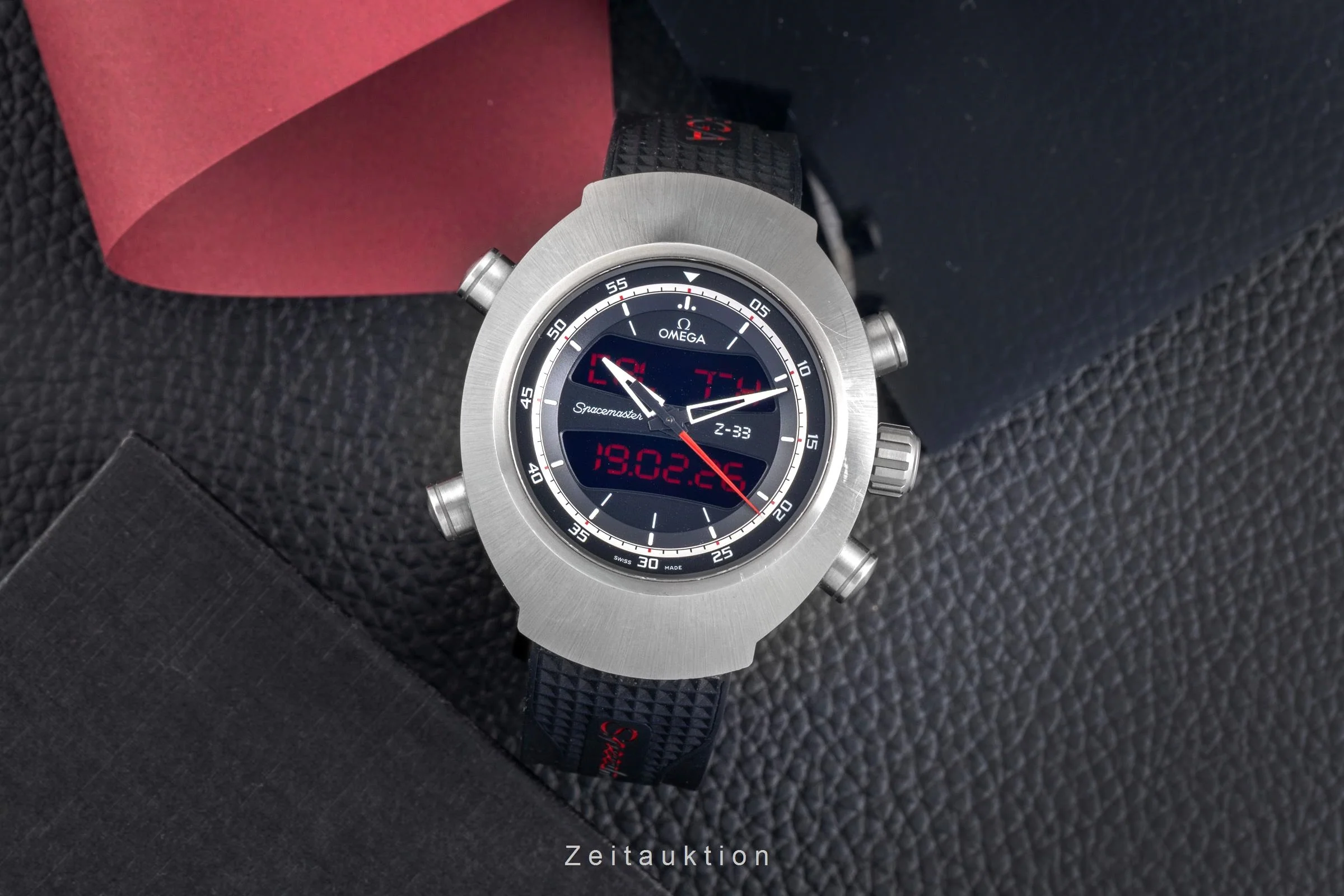 Omega Speedmaster chronograph titanium quartz men's watch 325.92.43.79.01.001  [2600623] - Image 4