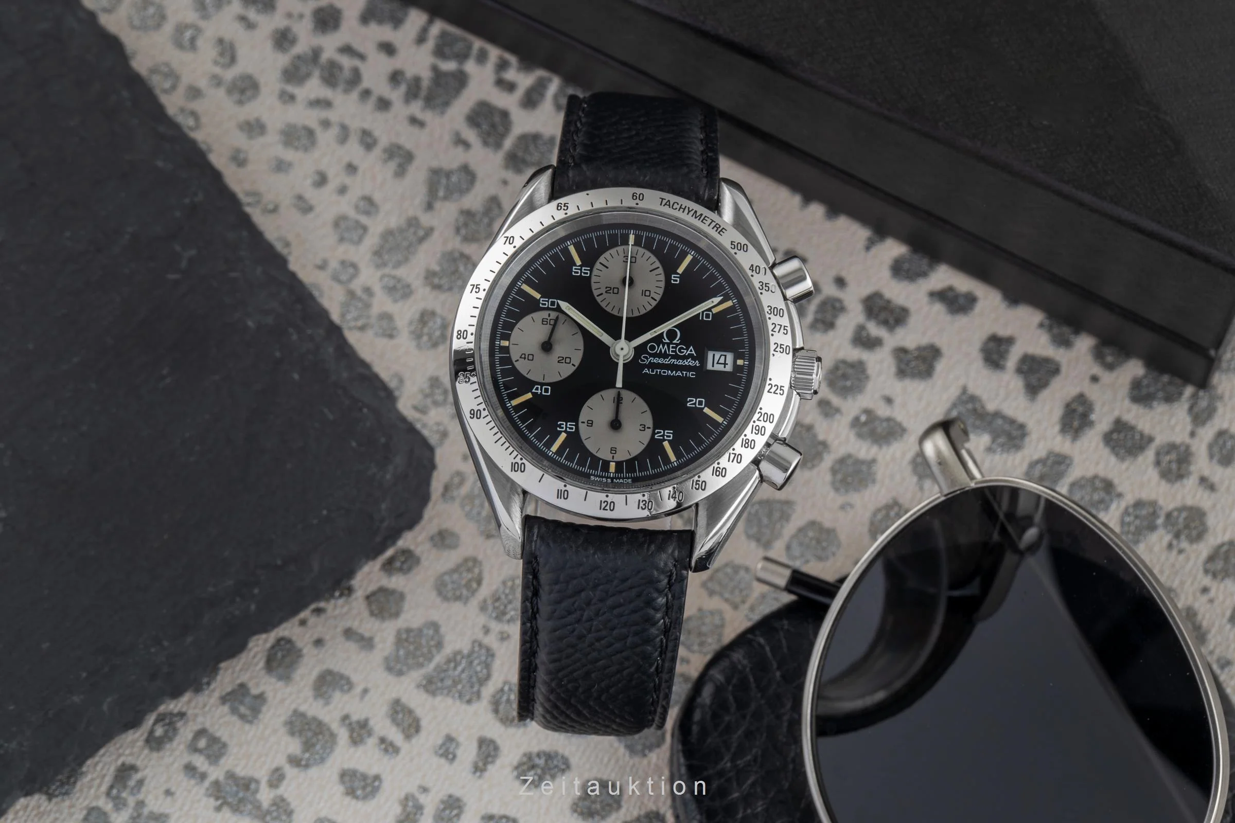 Omega Speedmaster Date chronograph steel automatic men's watch 3511.50 LP: 5700EUR  [2502655] - Image 4