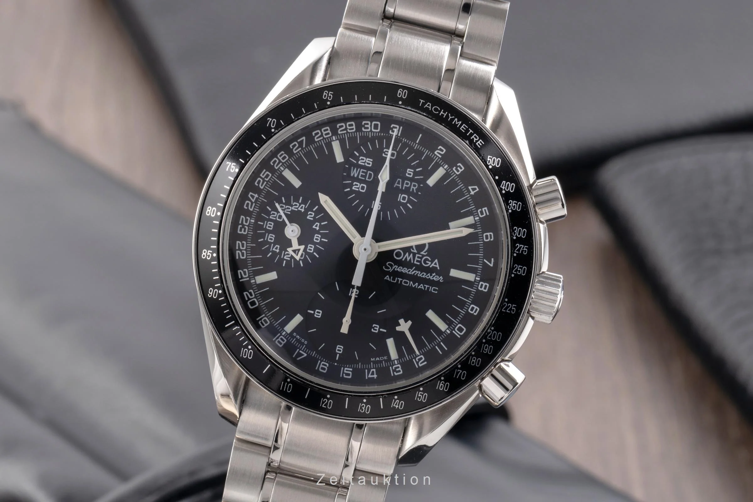 Omega Speedmaster Date chronograph steel automatic men's watch 3520.50.00  [2505071] - Image 2