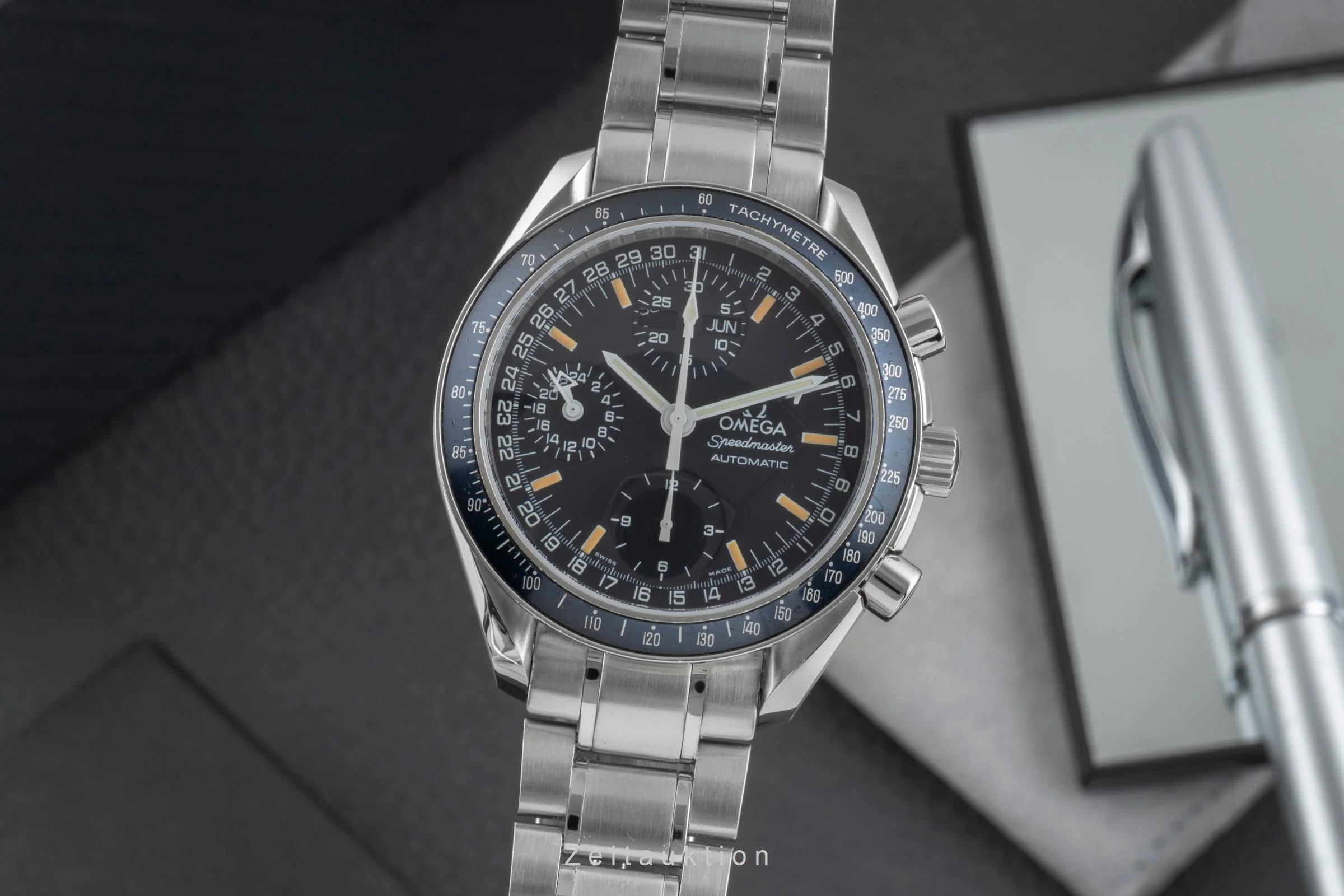 Omega Speedmaster Date chronograph steel automatic men's watch 3520.50.00  [2505567] - Image 2
