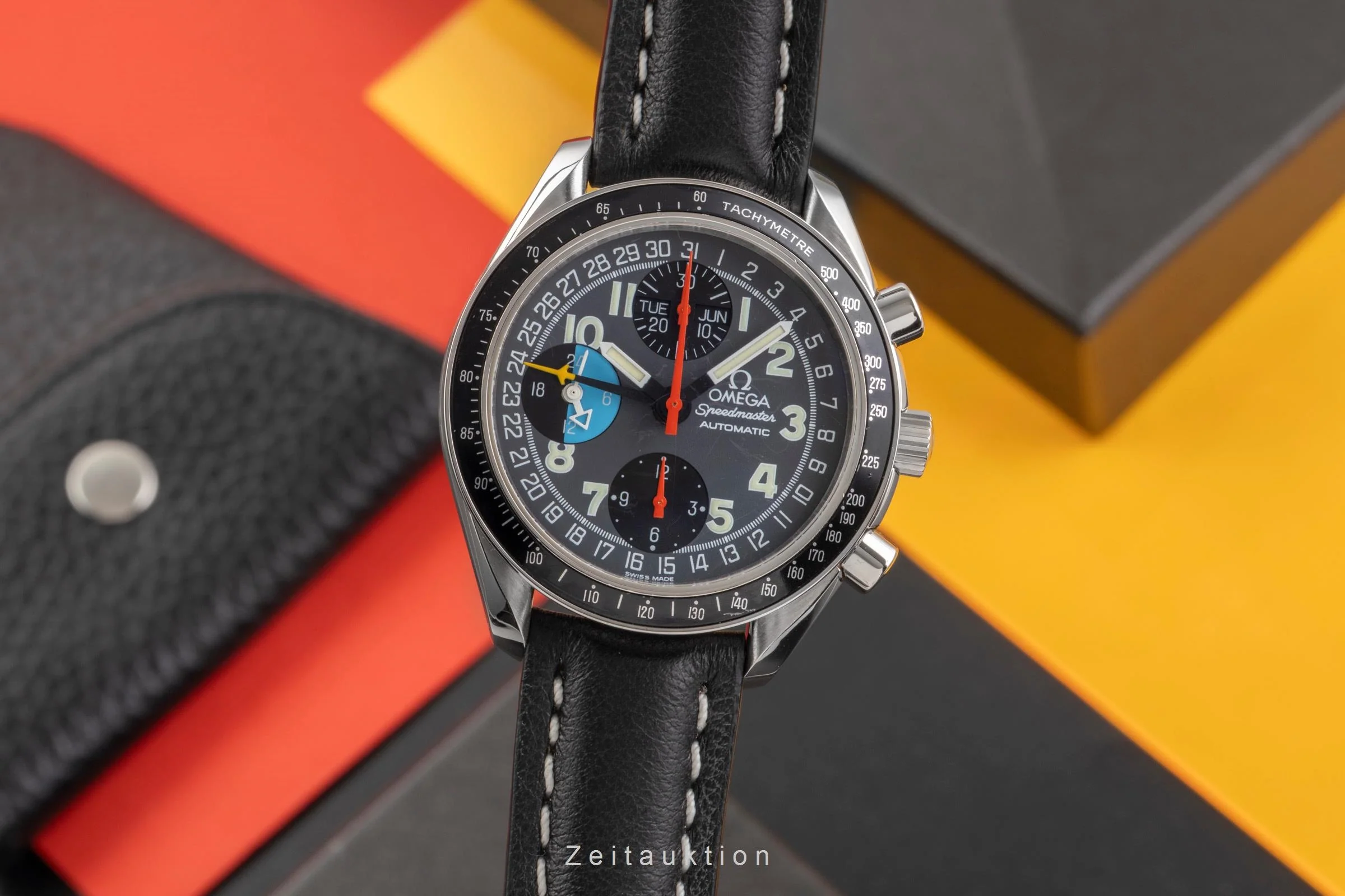Omega Speedmaster Date chronograph steel automatic men's watch 3520.53.00  [2503023] - Image 2