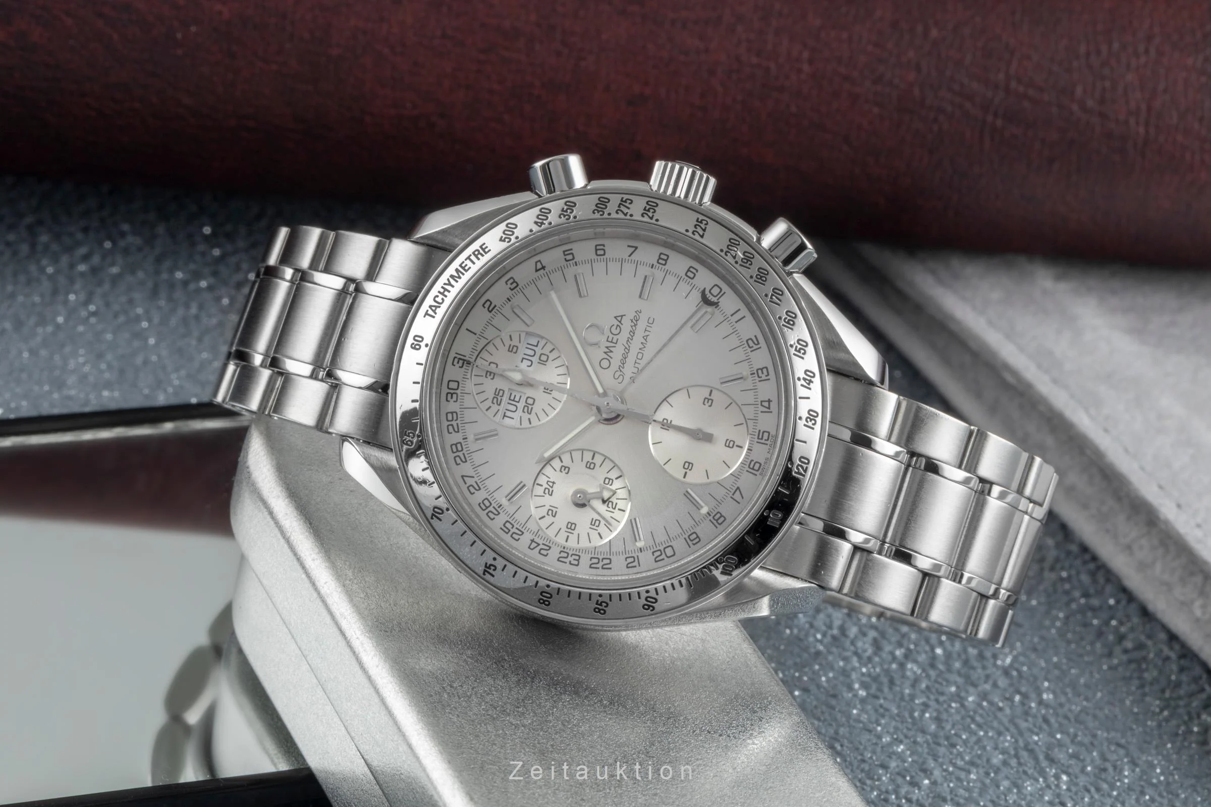 Omega Speedmaster Date chronograph steel automatic men's watch 3523.30.00  [2504905] - Image 3