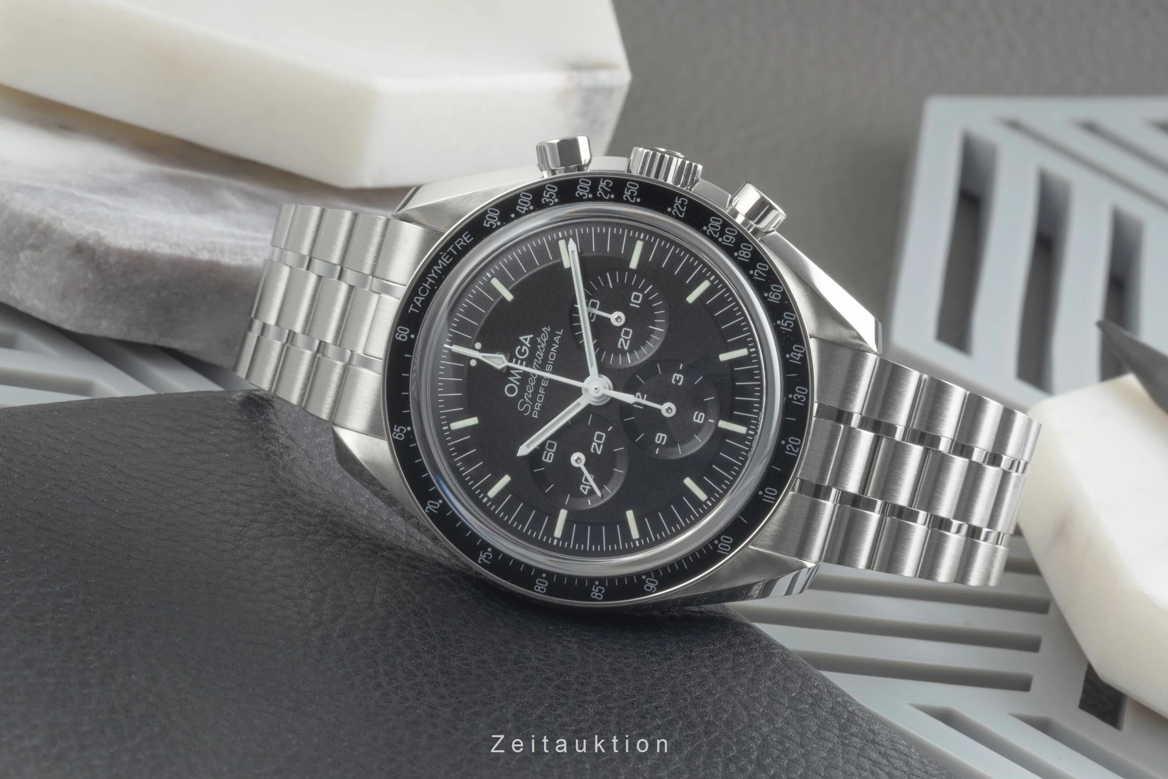 Omega Speedmaster Moonwatch chronograph steel manual winding men's watch 310.30.42.50.01.002 LP: 8700EUR  [2401440] - Image 2
