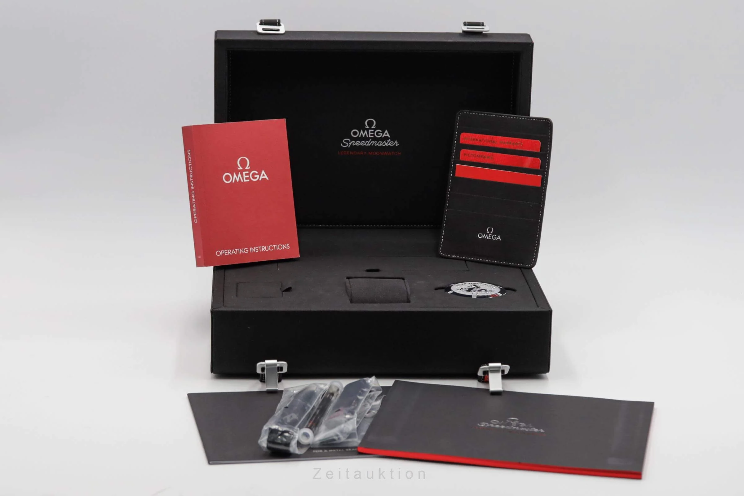 Omega Speedmaster Moonwatch chronograph steel manual winding men's watch 311.30.42.30.01.005  [2501485] - Image 9