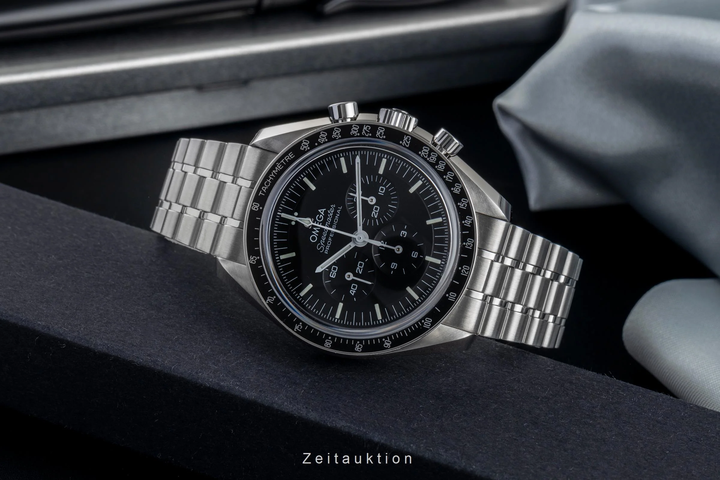 Omega Speedmaster Moonwatch chronograph steel manual winding men's watch 311.30.42.50.01.002  [2502569] - Image 3