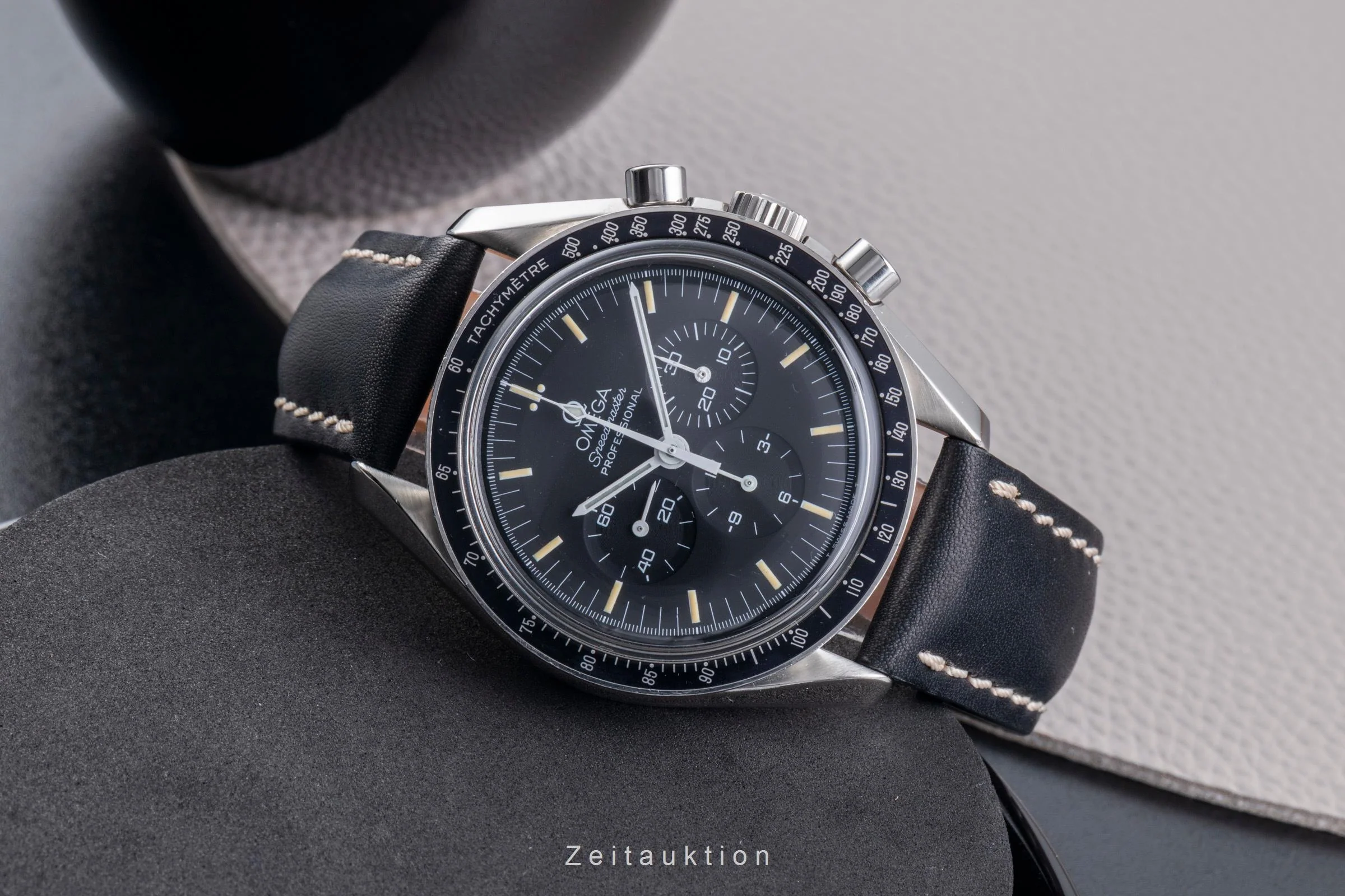 Omega Speedmaster Moonwatch chronograph steel manual winding men's watch 3570.50.00  [2506479] - Image 3