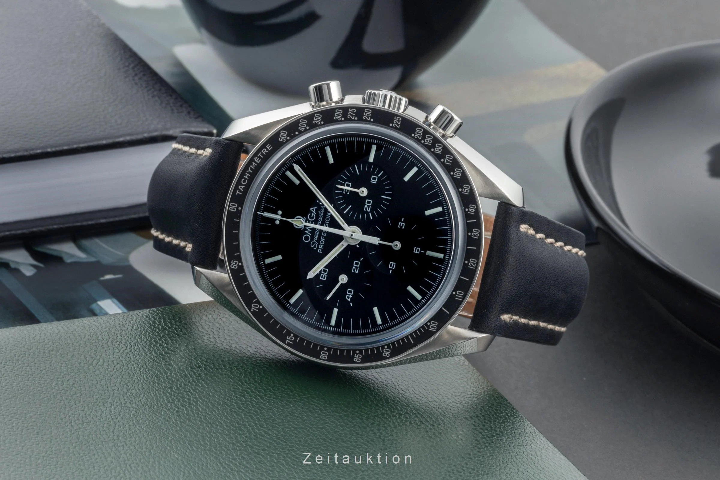 Omega Speedmaster Moonwatch chronograph steel manual winding men's watch 3573.50.00  [2401236] - Image 2