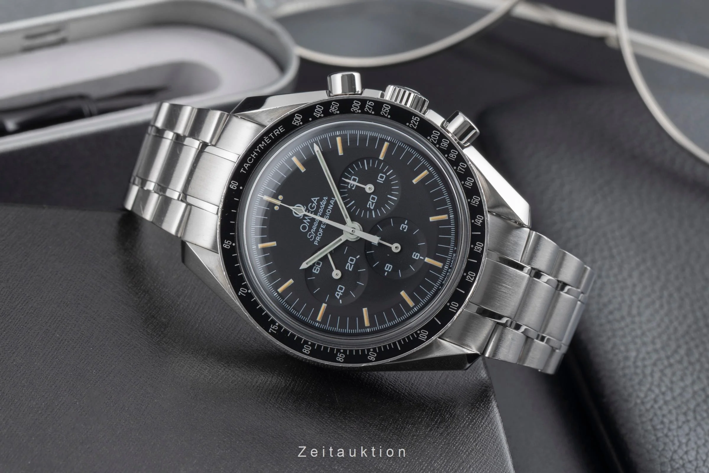 Omega Speedmaster Moonwatch chronograph steel manual winding men's watch 3592.50.00  [2600191] - Image 3