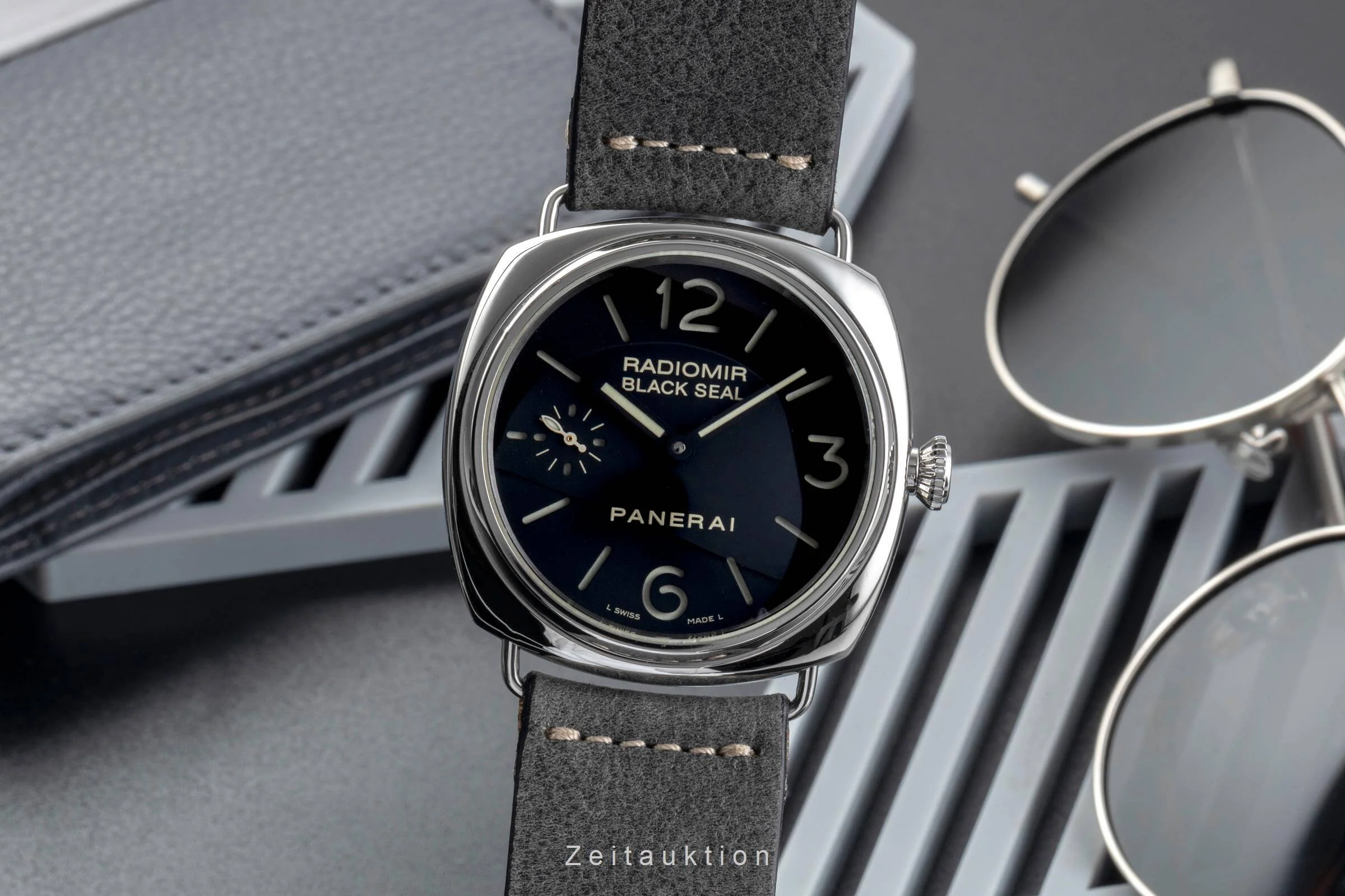 Panerai Black Seal steel manual winding men's watch PAM00183  [2501738] - Image 2