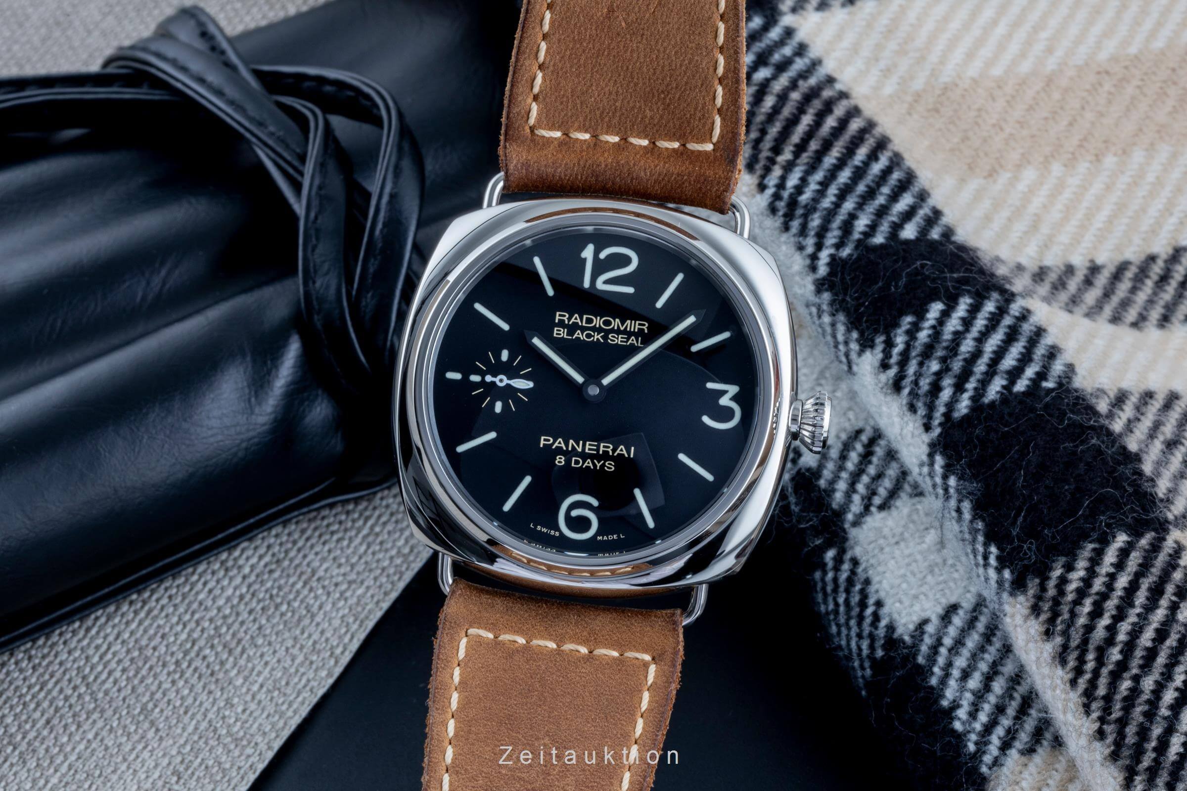 Panerai Black Seal steel manual winding men's watch PAM00609  [2502023] - Image 2