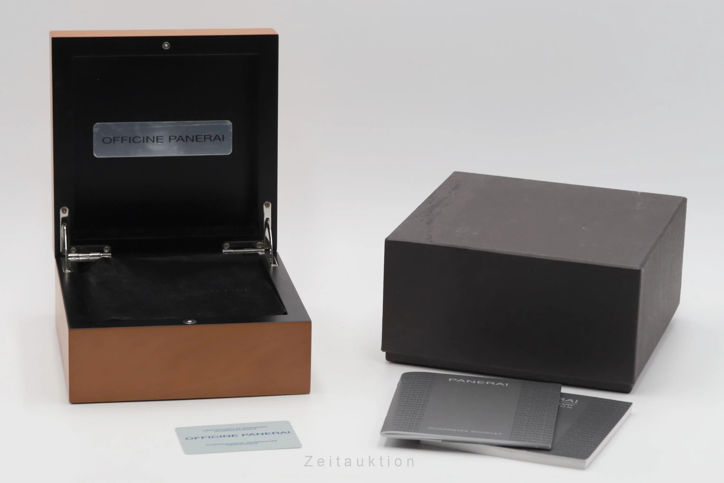 Panerai Luminor GMT steel automatic men's watch PAM00088  [2504702] - Image 9