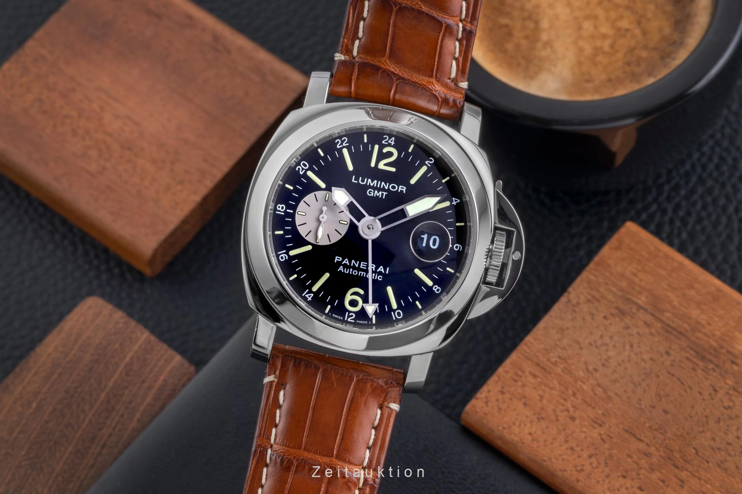 Panerai Luminor GMT steel automatic men's watch PAM00088  [2507289] - Image 2