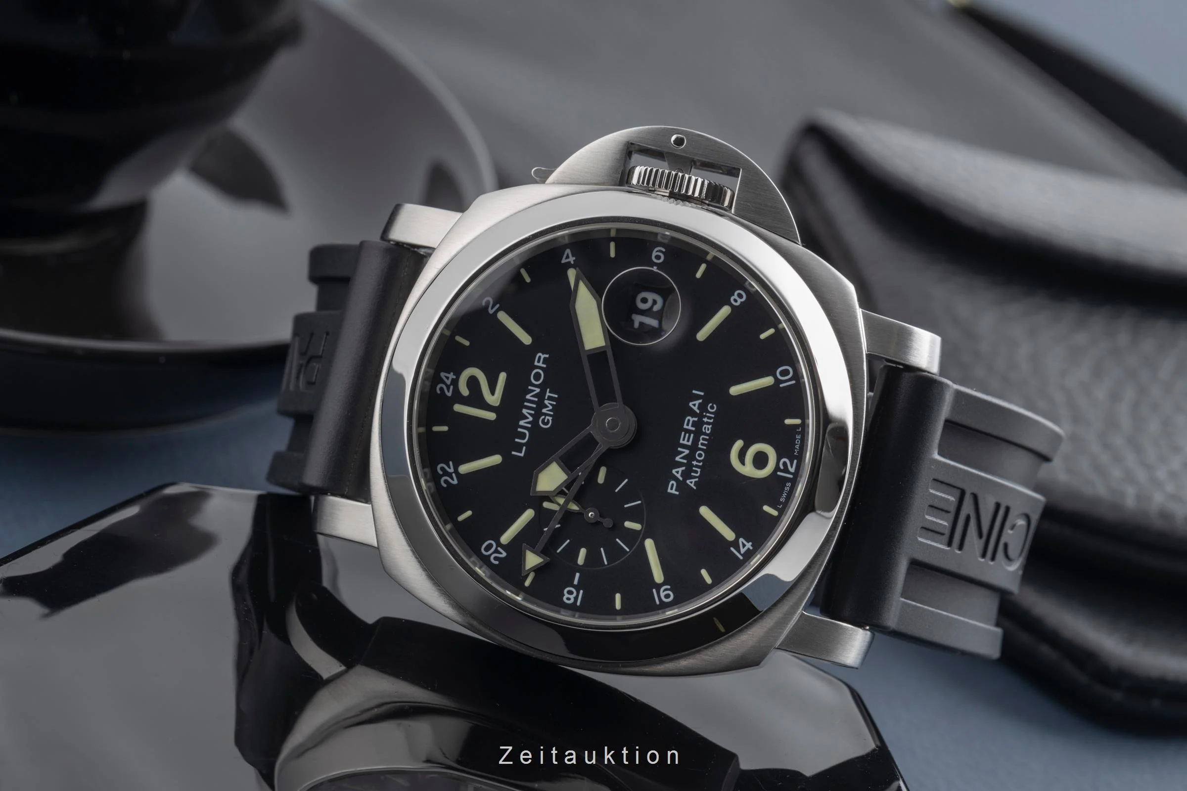 Panerai Luminor GMT steel automatic men's watch PAM00297  [2502492] - Image 3