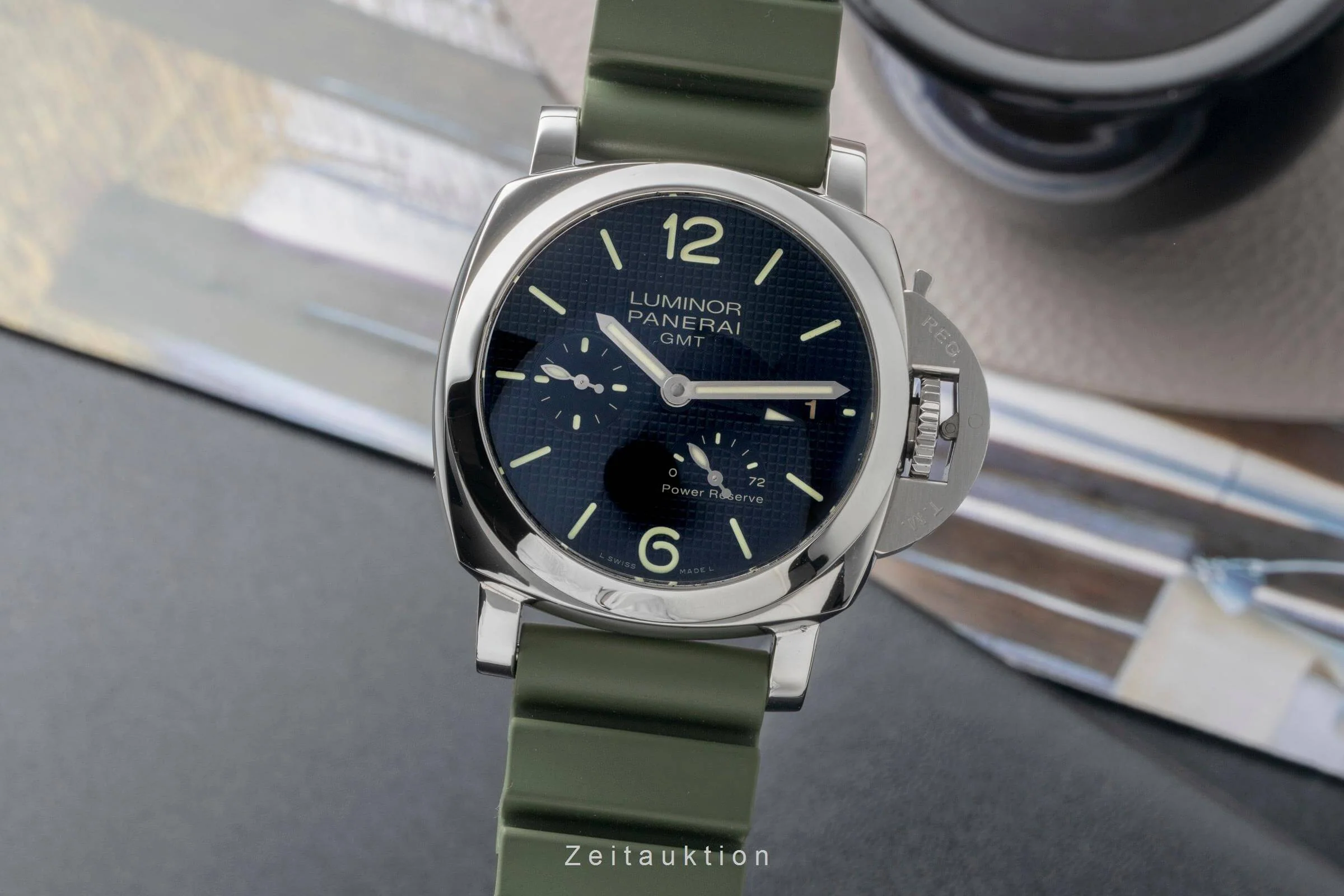 Panerai Luminor GMT steel automatic men's watch PAM00537  [2501473] - Image 2
