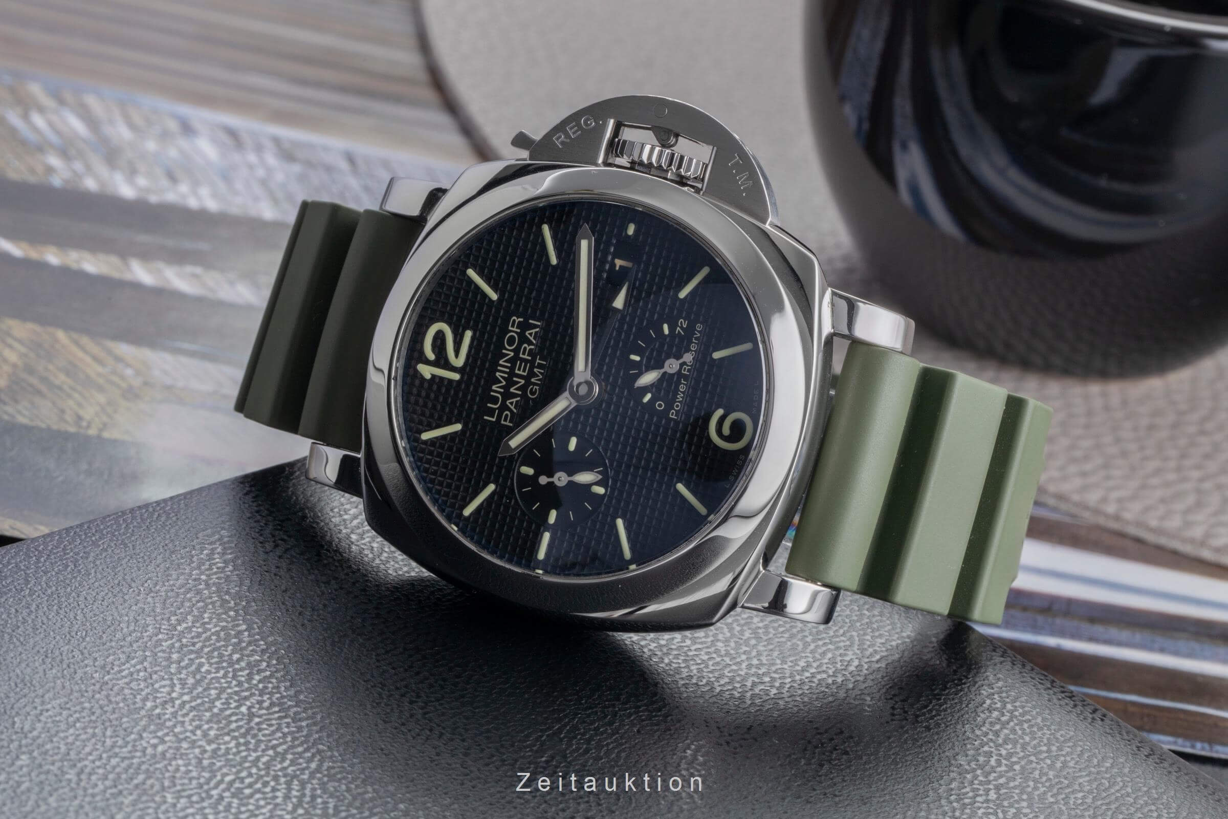 Panerai Luminor GMT steel automatic men's watch PAM00537  [2501473] - Image 3