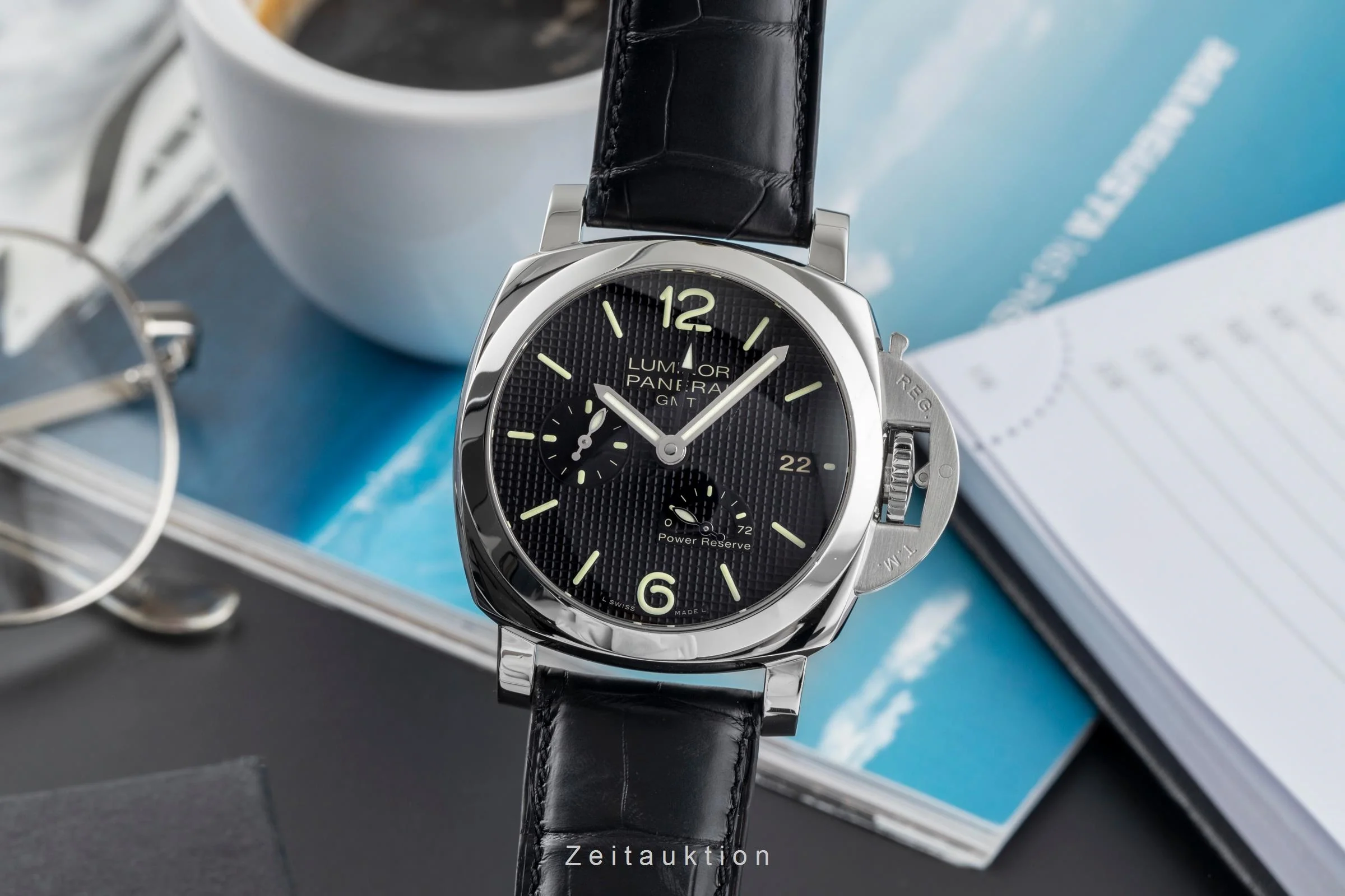 Panerai Luminor GMT steel automatic men's watch PAM00537  [2504135] - Image 2