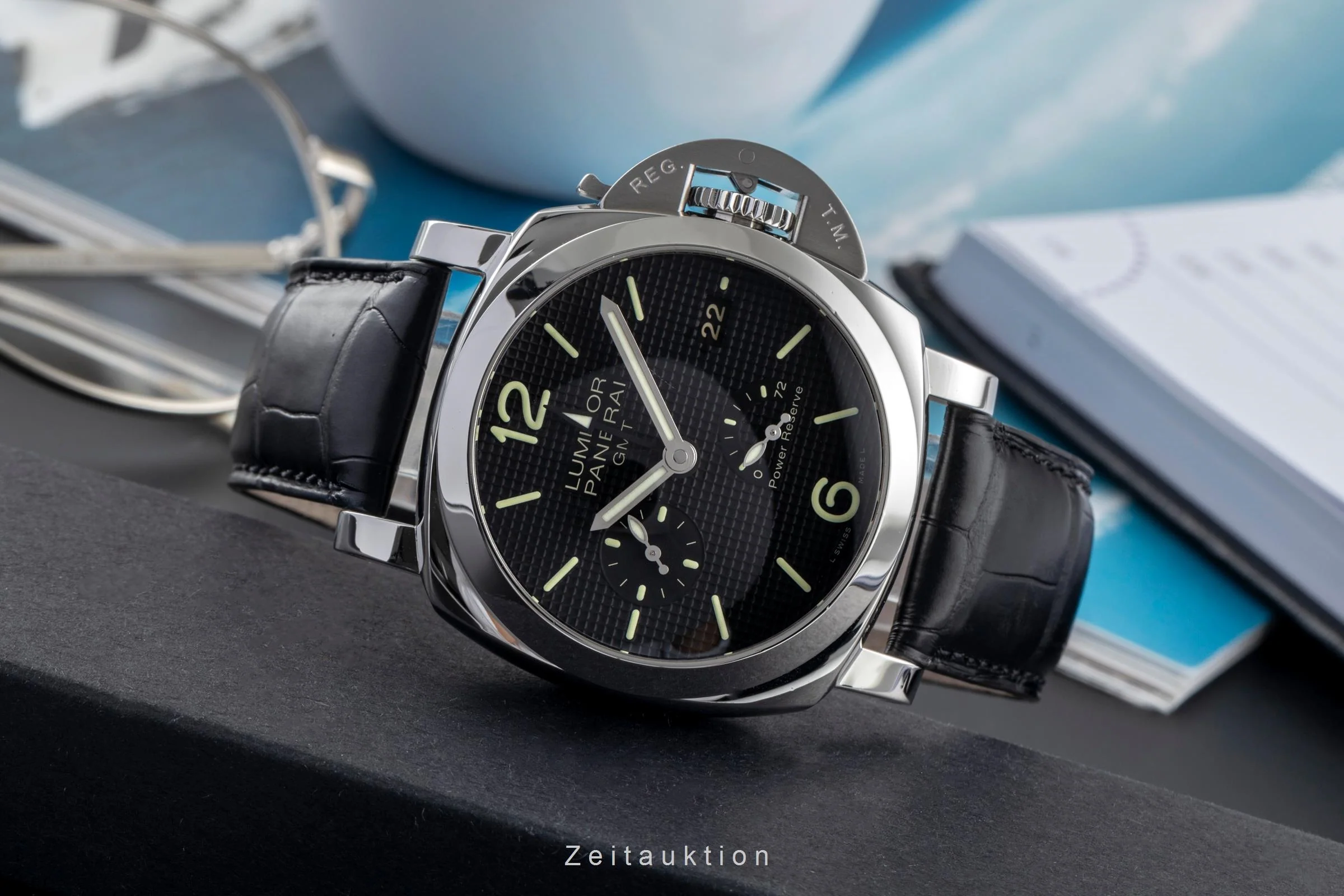Panerai Luminor GMT steel automatic men's watch PAM00537  [2504135] - Image 3