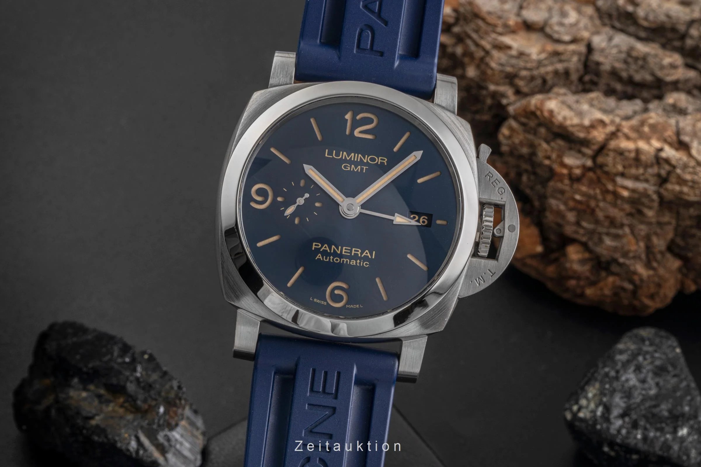 Panerai Luminor GMT steel automatic men's watch PAM01033  [2503744] - Image 2