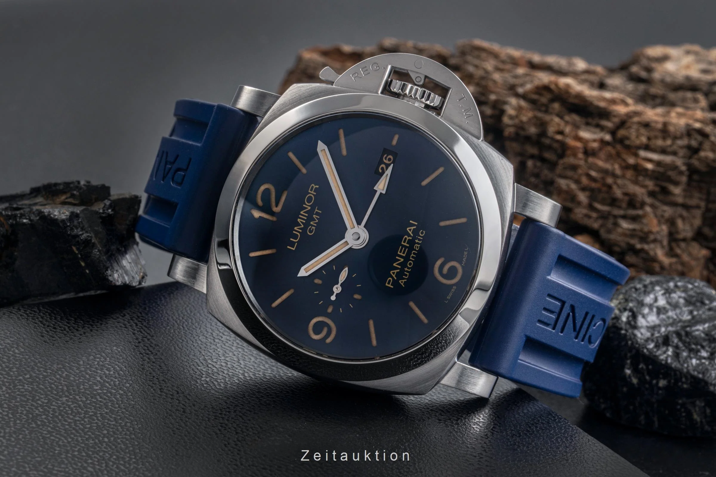 Panerai Luminor GMT steel automatic men's watch PAM01033  [2503744] - Image 3