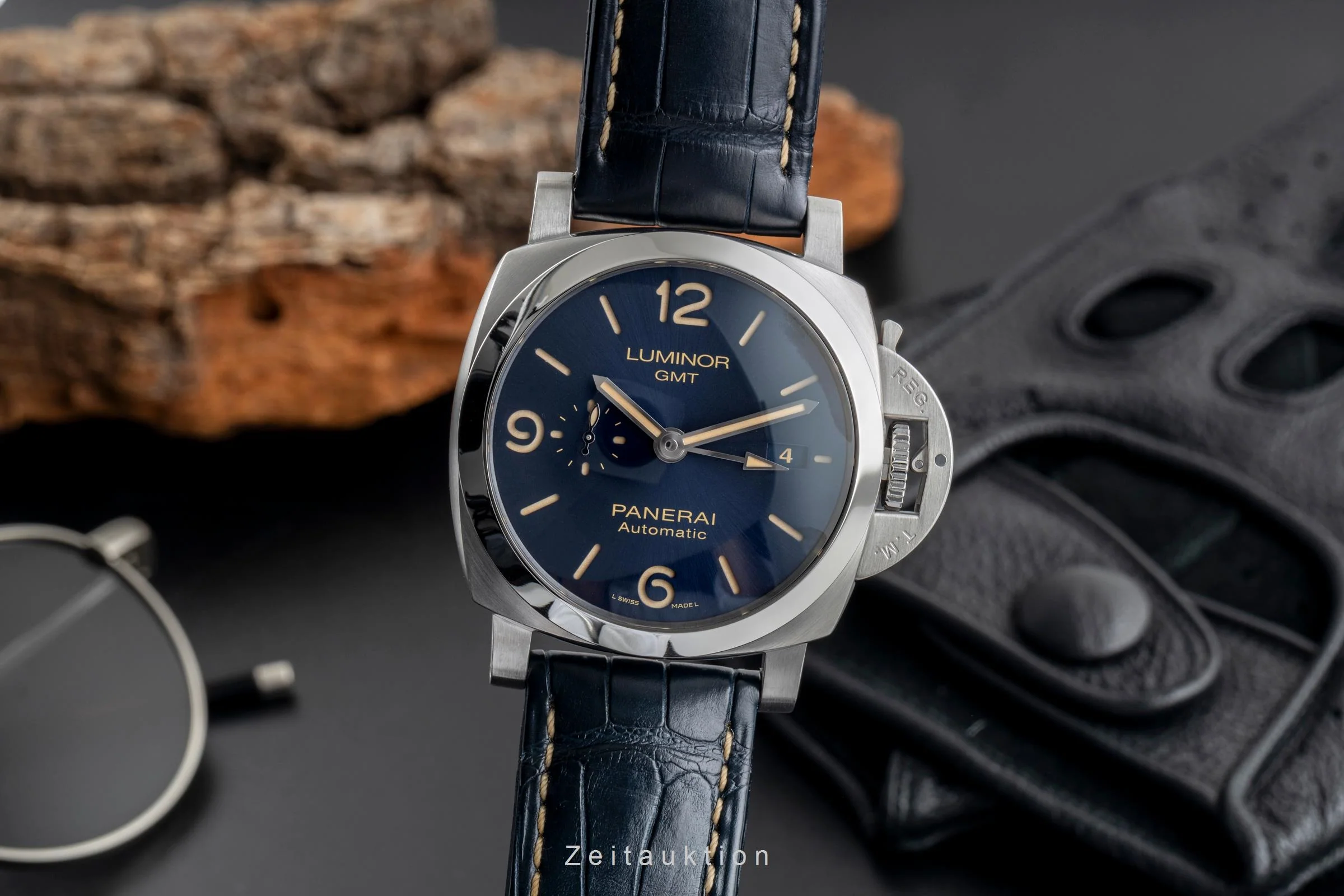 Panerai Luminor GMT steel automatic men's watch PAM01033  [2504261] - Image 2
