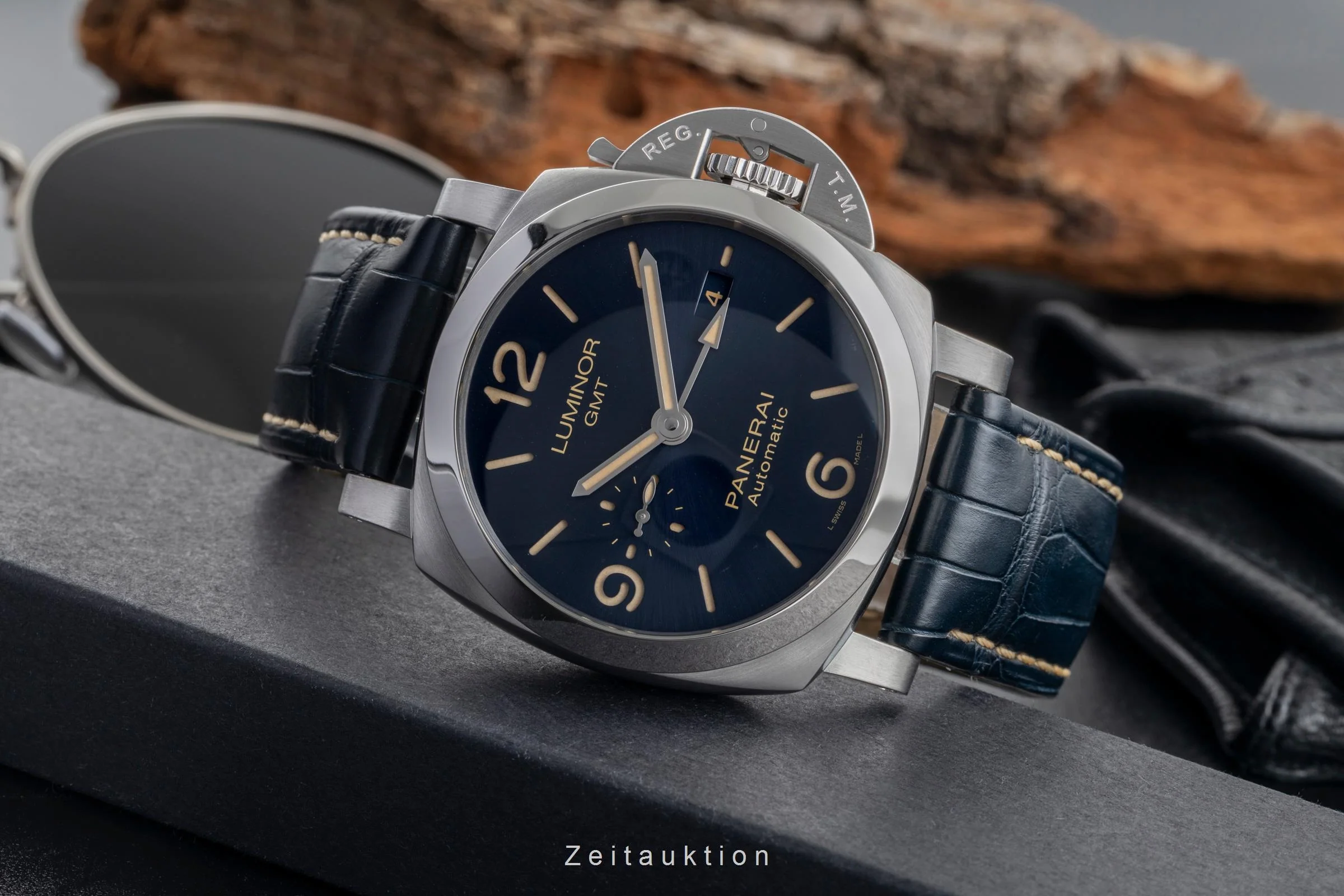 Panerai Luminor GMT steel automatic men's watch PAM01033  [2504261] - Image 3