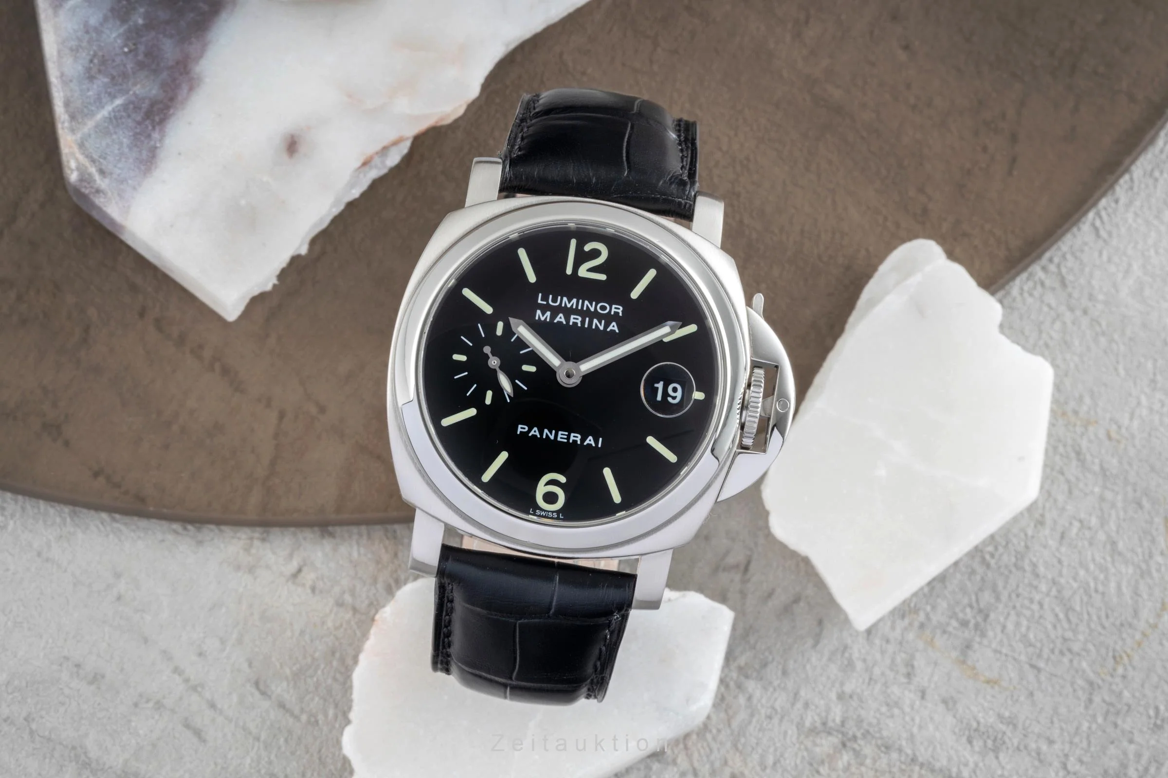 Panerai Luminor Marina  automatic men's watch PAM00111  [2505381] - Image 4
