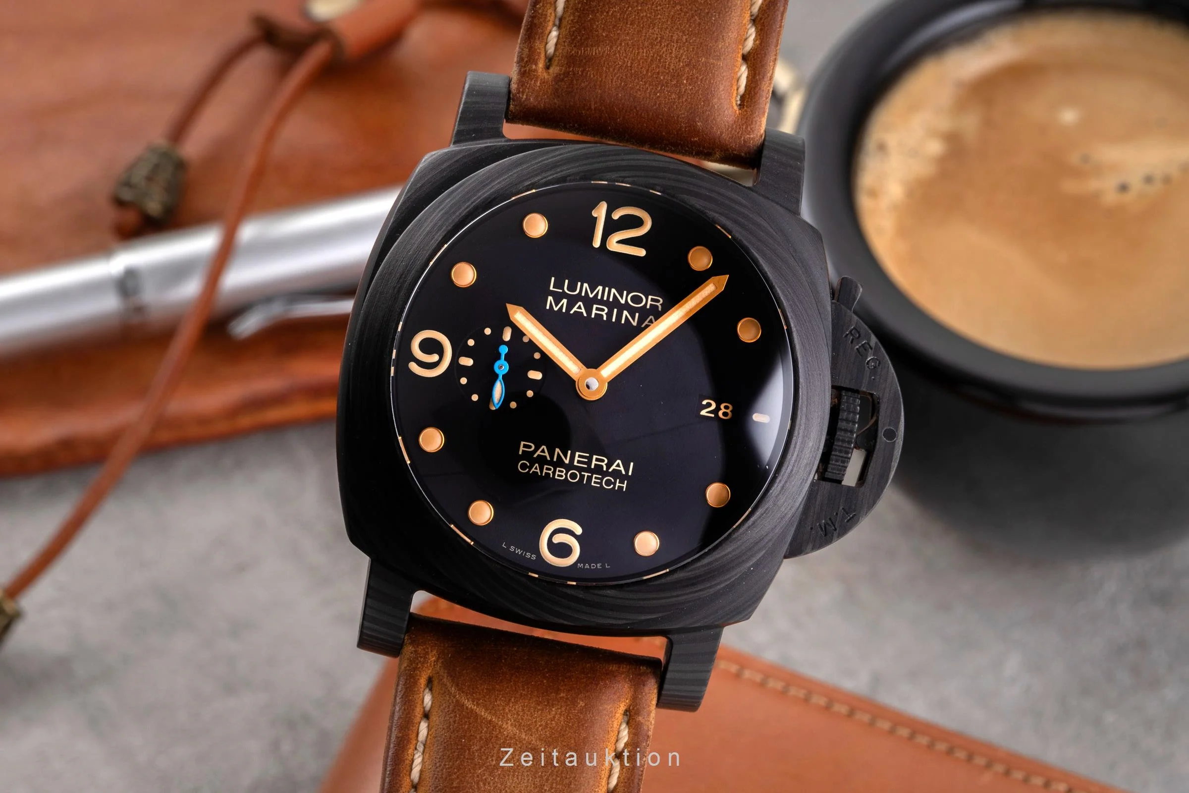 Panerai Luminor Marina carbon automatic men's watch PAM00661 LP: 11900EUR  [2505009] - Image 2
