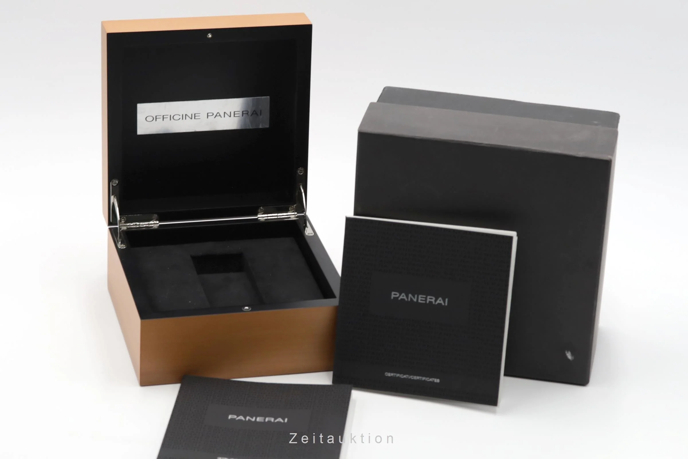 Panerai Luminor Marina carbon automatic men's watch PAM00661 LP: 11900EUR  [2505009] - Image 9