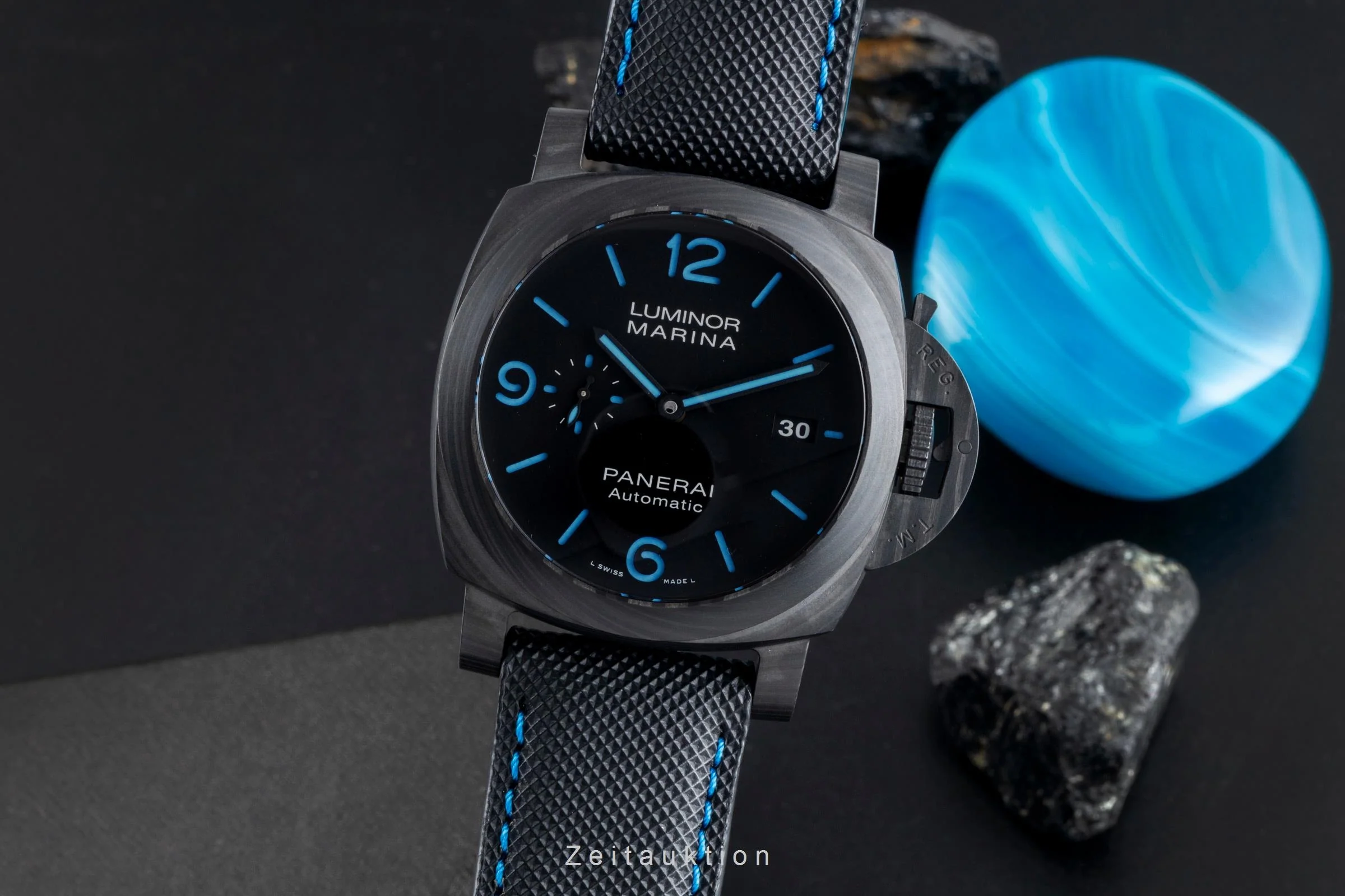 Panerai Luminor Marina carbon automatic men's watch PAM01661  [2507163] - Image 2
