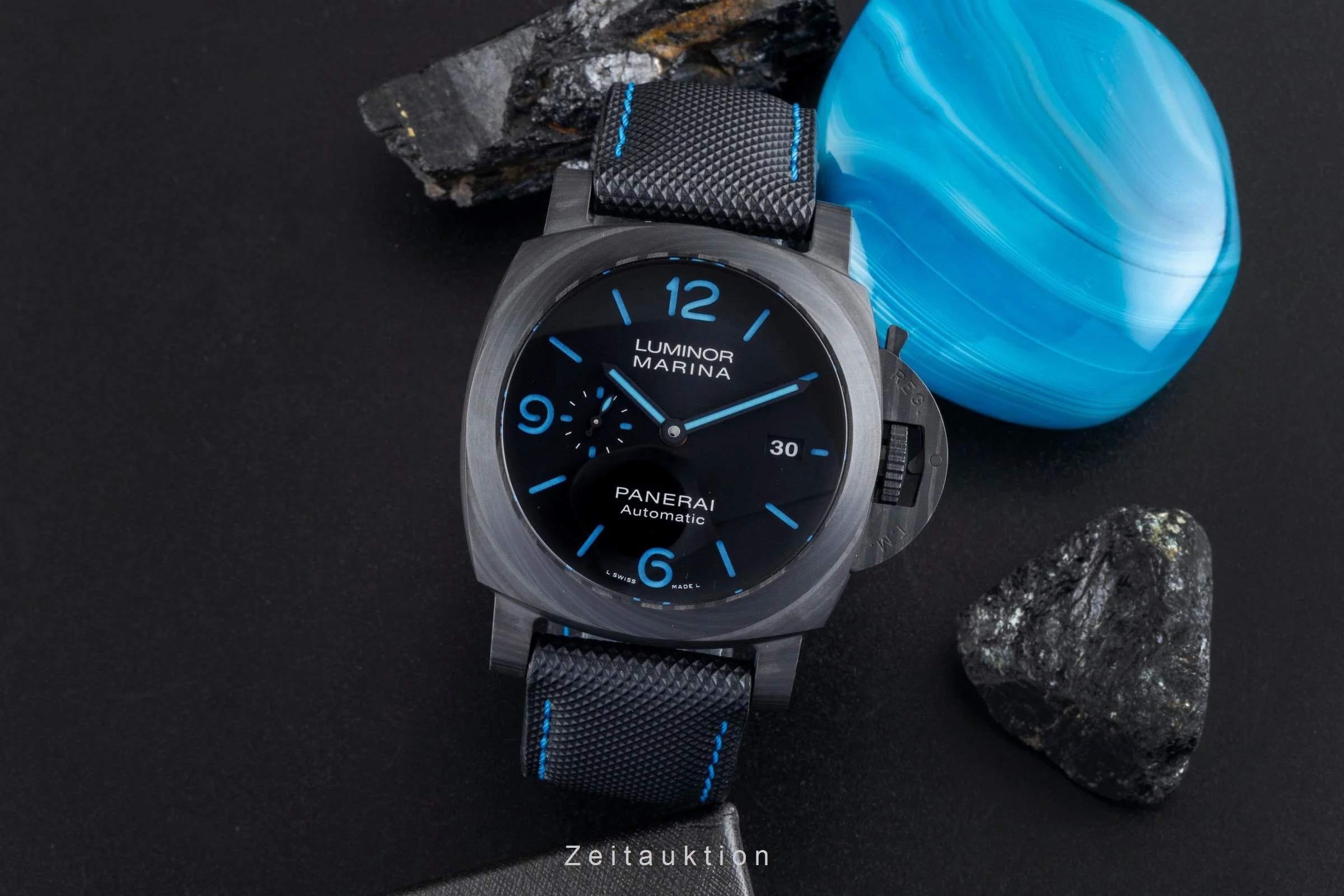 Panerai Luminor Marina carbon automatic men's watch PAM01661  [2507163] - Image 4